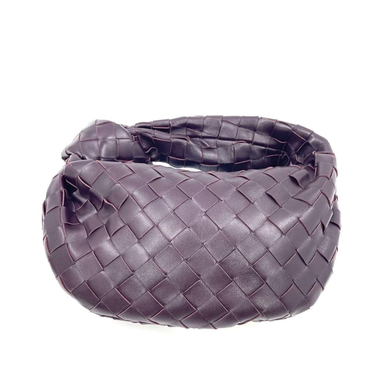 Bottega Veneta Jodie Mini in pelle di Borgogna scuro e vino in vendita