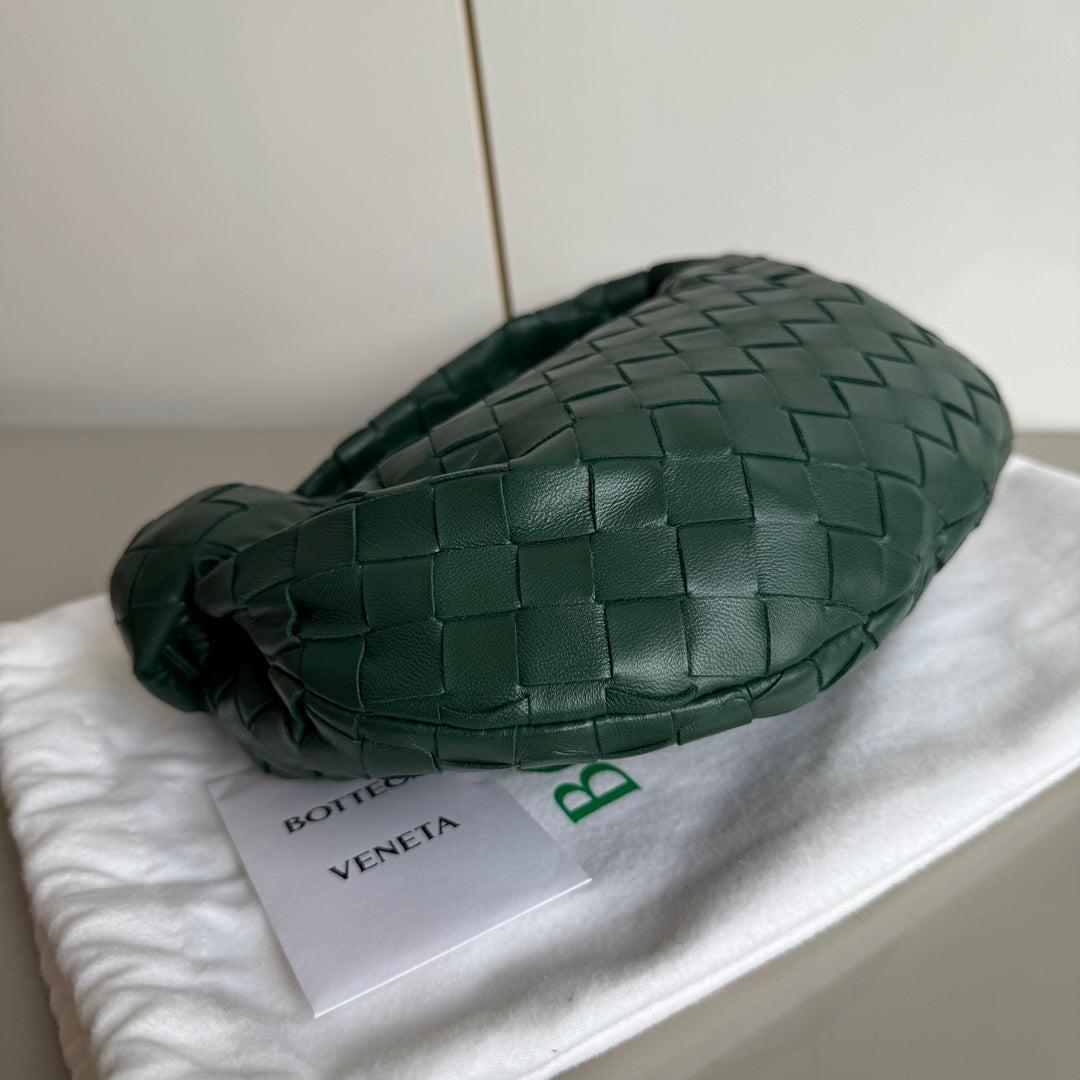 Women's Bottega Veneta Jodie Mini Forest Green Lambskin Leather Clutch Bag Never Worn