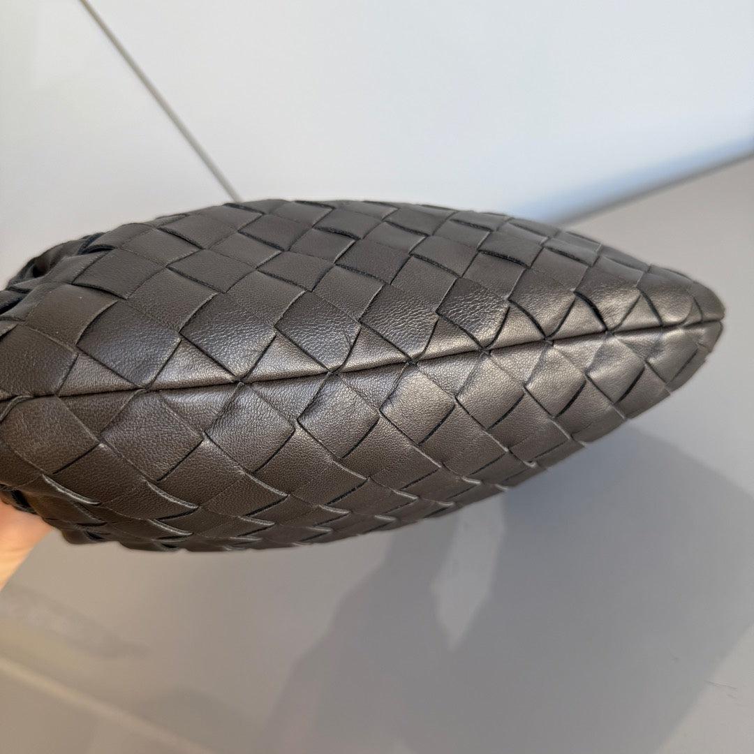 Bottega Veneta Jodie Mini Grey Leather Gold Hardware In Excellent Condition In AUBERVILLIERS, FR