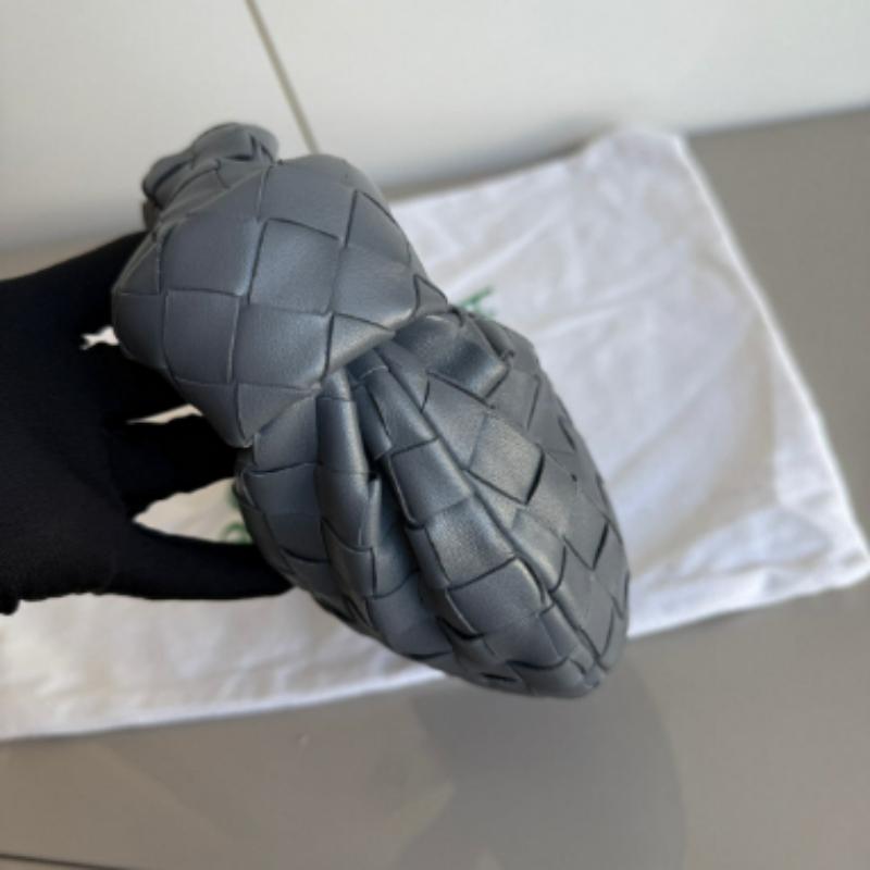 Bottega Veneta Jodie Mini Lightning Grey Lambskin Leather Clutch Bag In New Condition In AUBERVILLIERS, FR