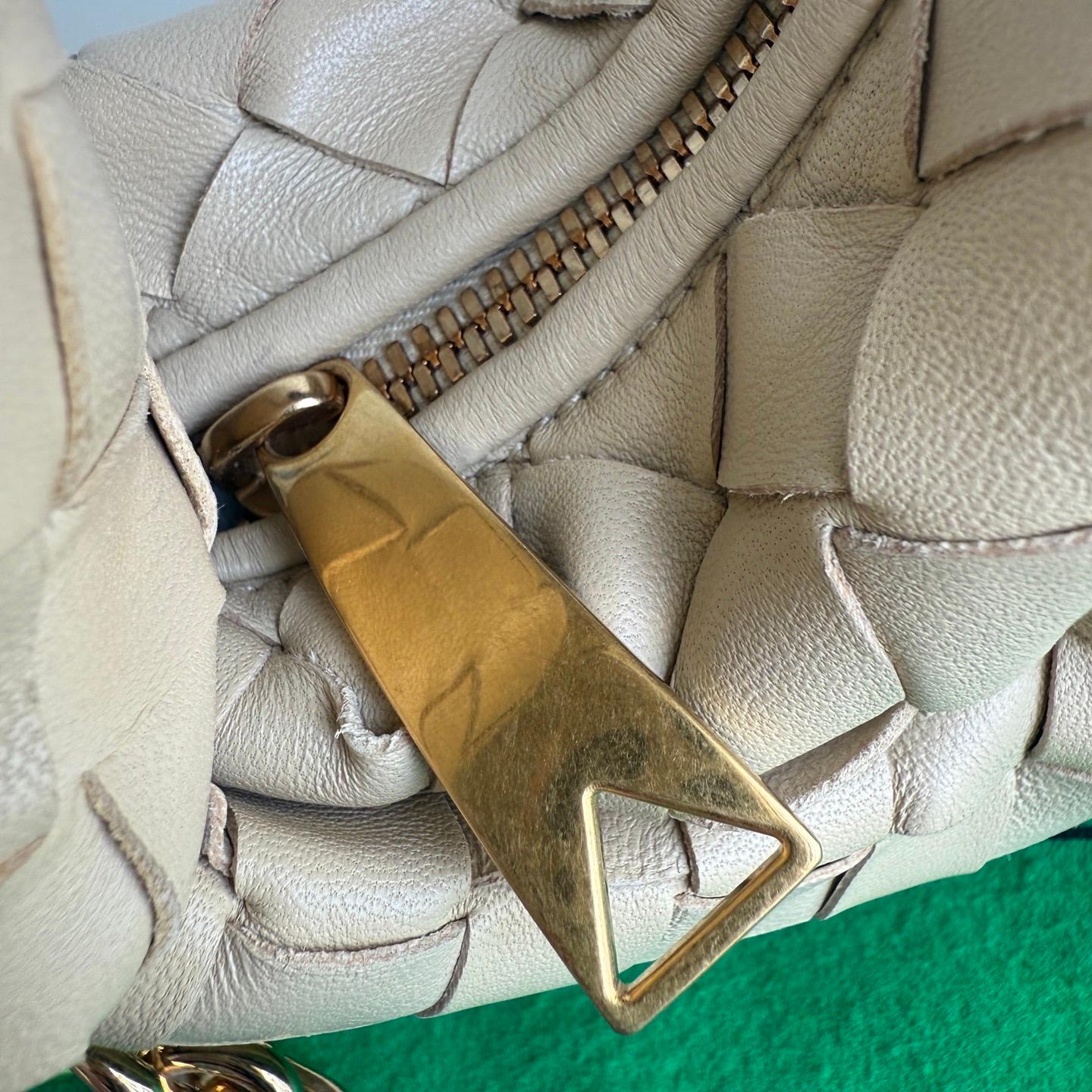 Bottega Veneta Jodie Mini Oats Beige Lambskin Leather Clutch Bag with Chain For Sale 12