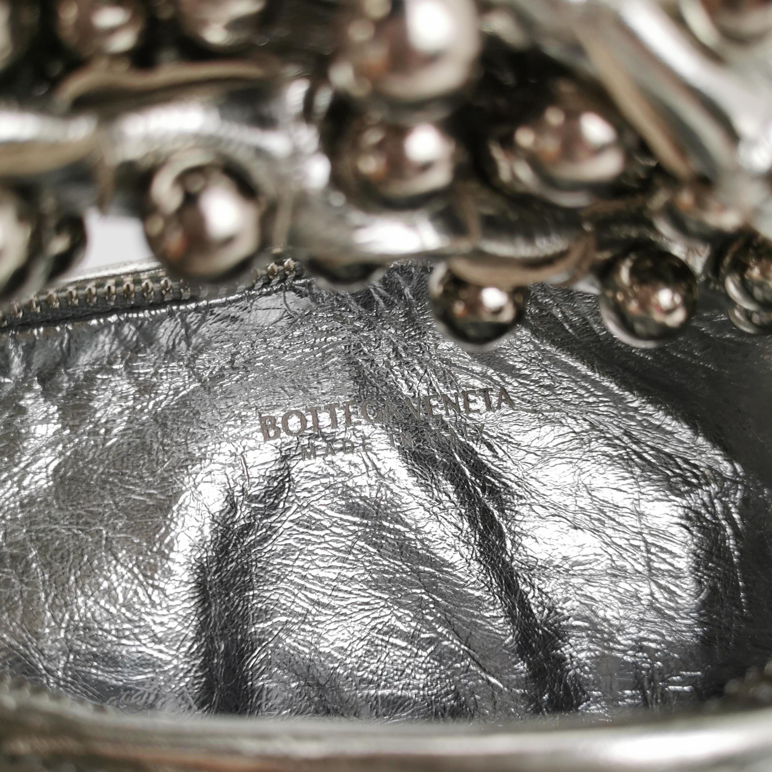 Bottega Veneta JodI Mini Argento Pelle Metallizzata Borchie Rare in vendita 6