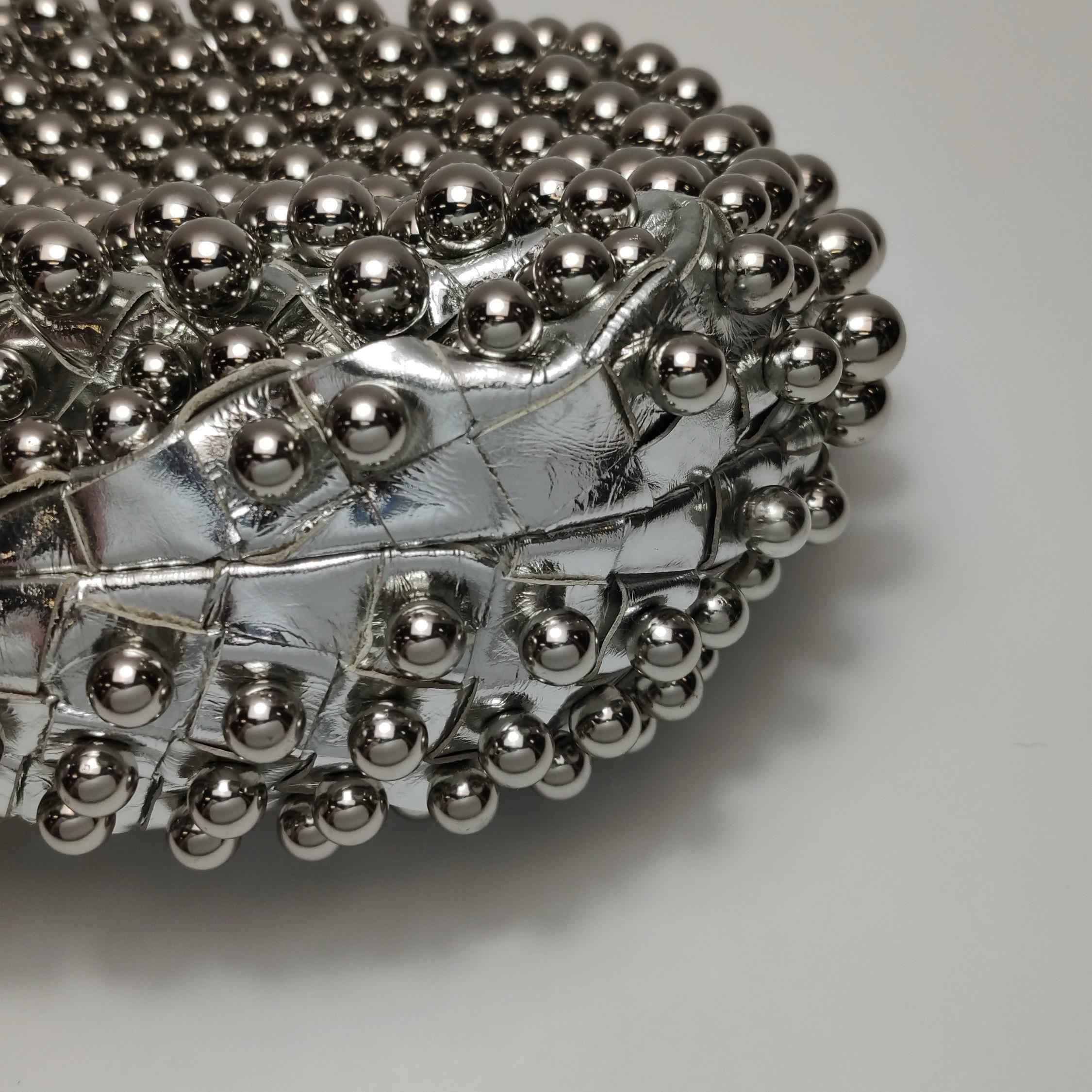 Bottega Veneta JodI Mini Argento Pelle Metallizzata Borchie Rare in vendita 10