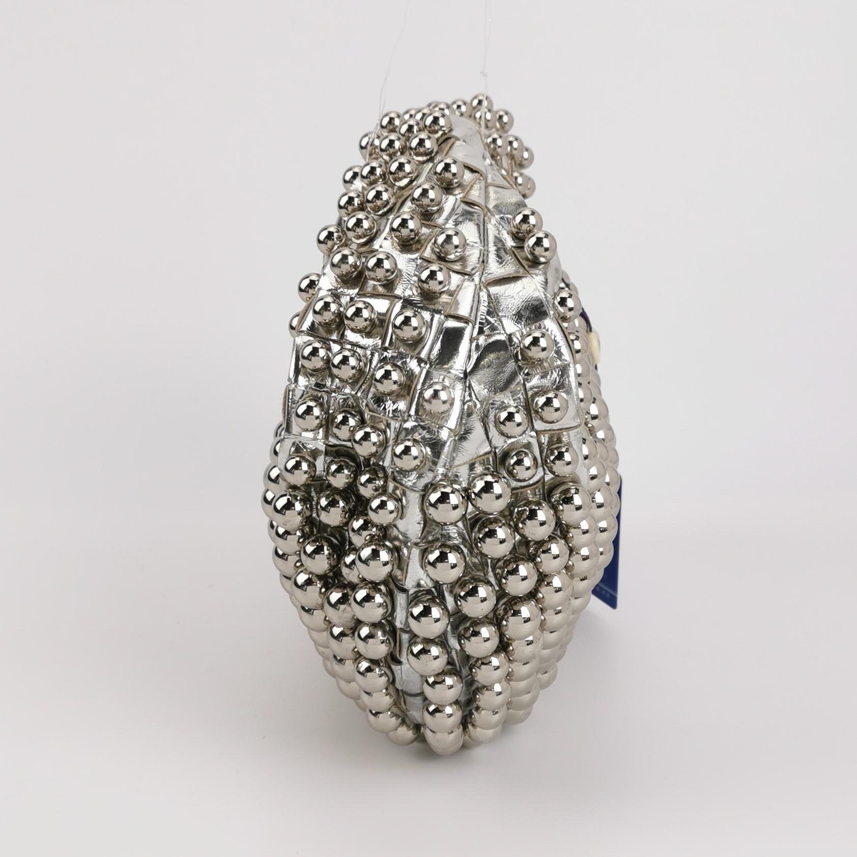 Bottega Veneta JodI Mini Argento Pelle Metallizzata Borchie Rare In condizioni ottime in vendita a AUBERVILLIERS, FR