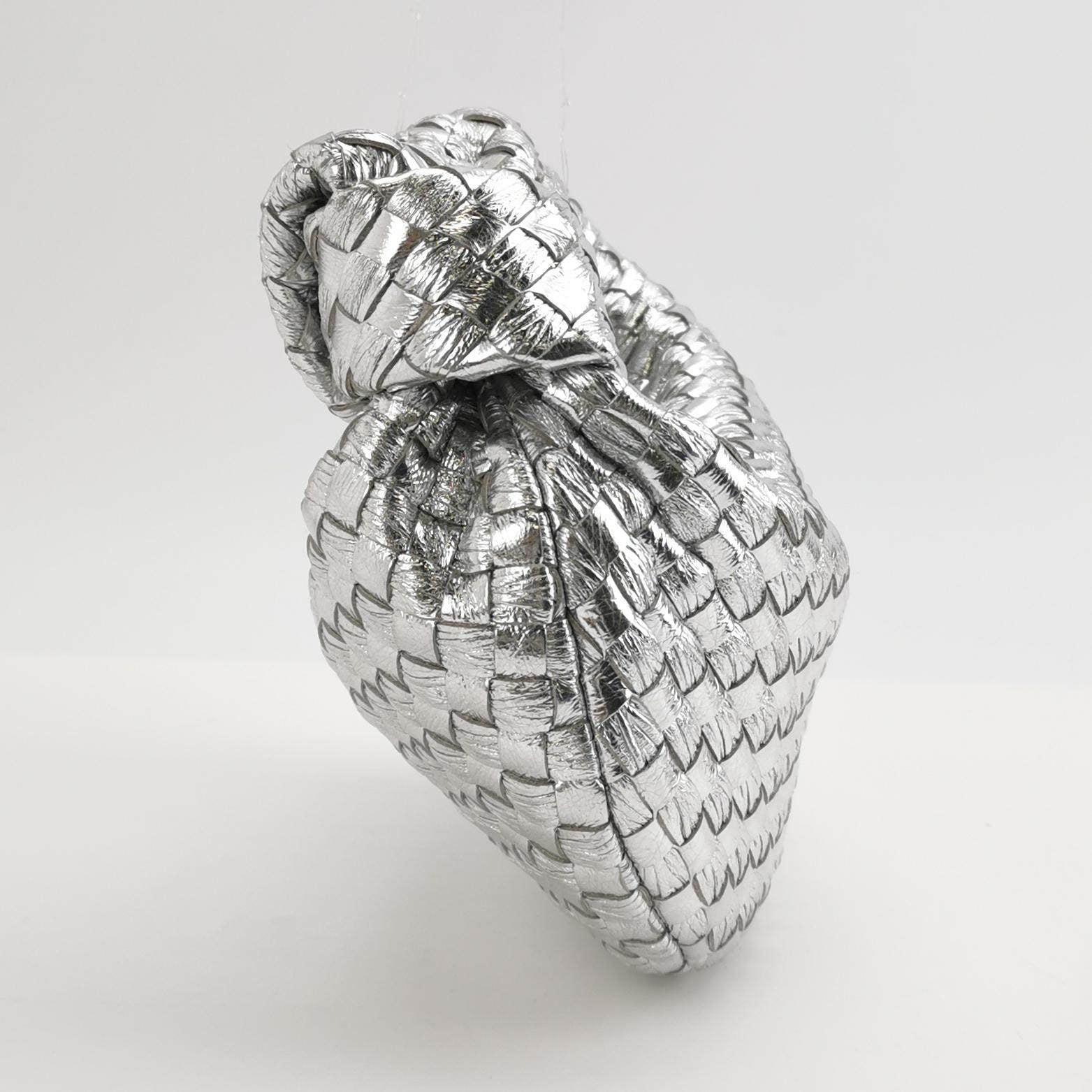 Bottega Veneta Jodie Mini Silver Leather Rare In Excellent Condition In AUBERVILLIERS, FR