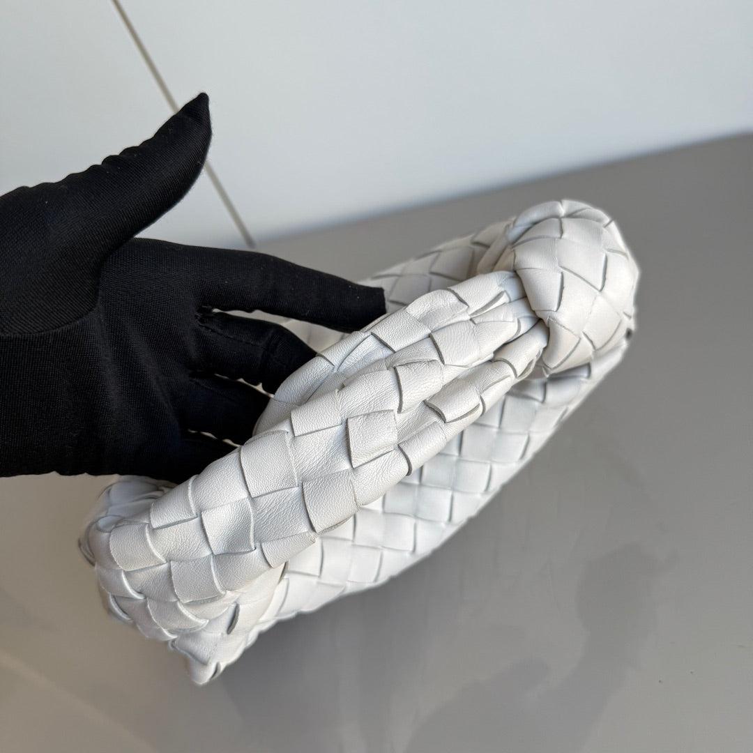 Bottega Veneta Jodie Mini White Leather Gold Hardware In Excellent Condition In AUBERVILLIERS, FR