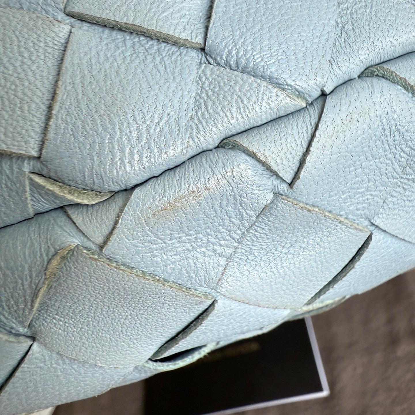 Kleines Babyblaues Lammfell von Bottega Veneta Jodie aus Lammfell 40cm im Angebot 15