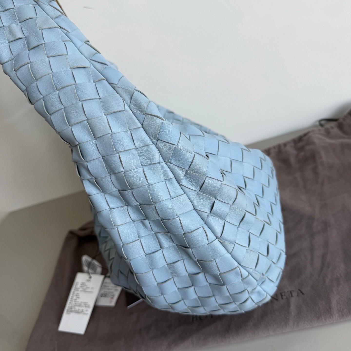 Kleines Babyblaues Lammfell von Bottega Veneta Jodie aus Lammfell 40cm im Angebot 3