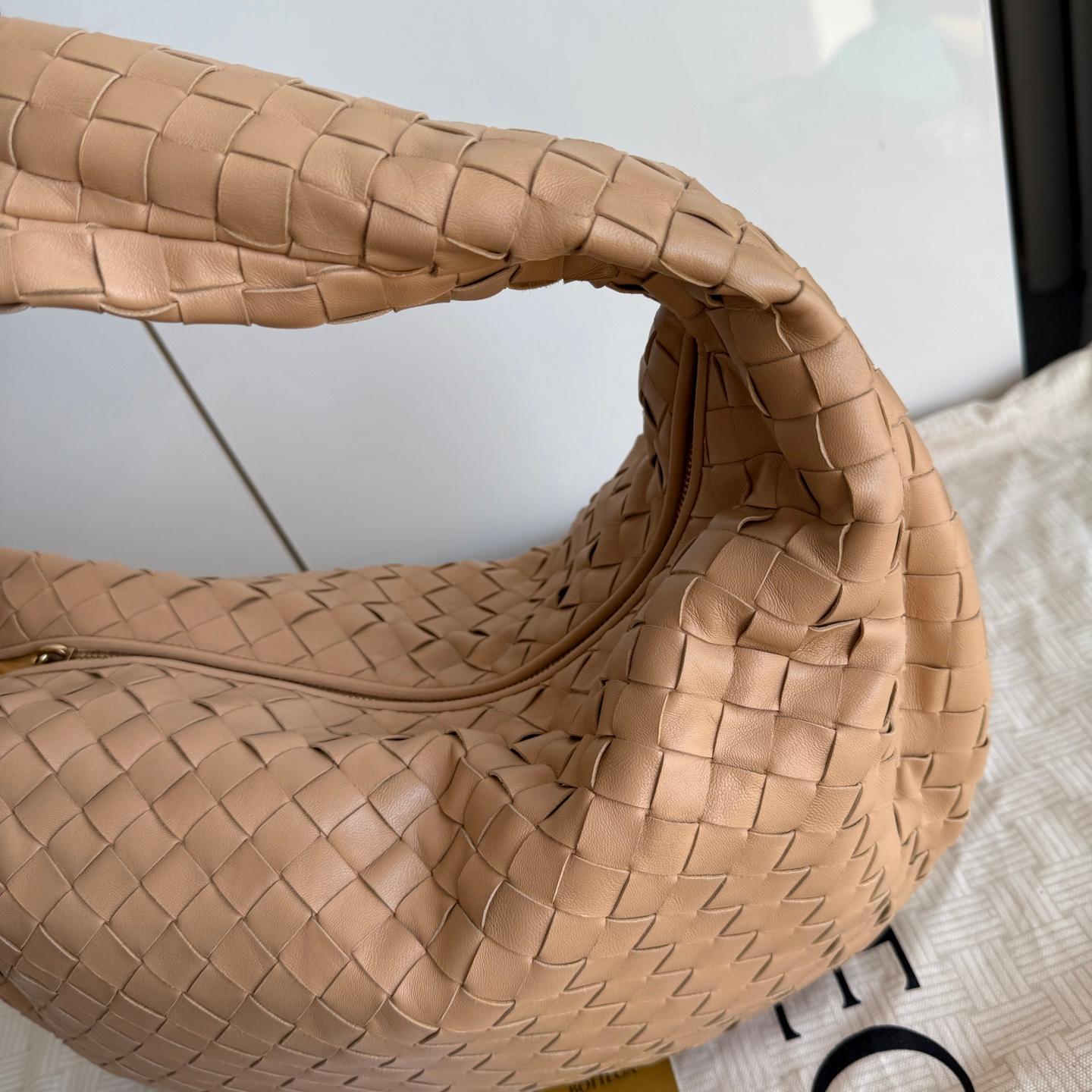 Women's Bottega Veneta Jodie Small Lambskin Leather Beige Oats 36cm