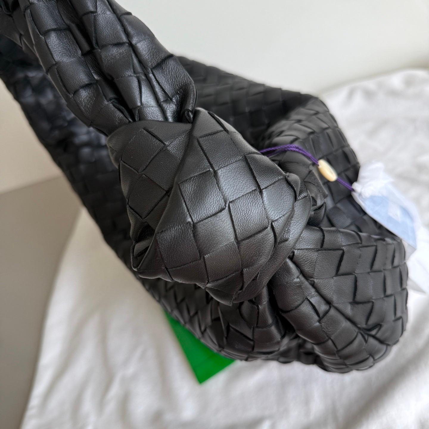 Bottega Veneta Jodie Small Cuir d'agneau Noir A Silver Hardware en vente 7