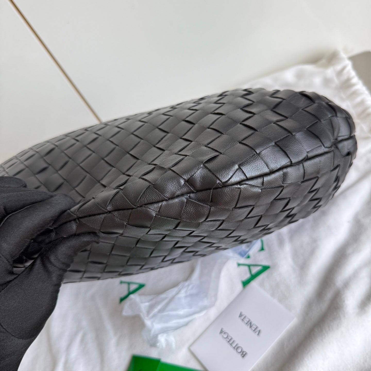 Bottega Veneta Jodie Small Cuir d'agneau Noir A Silver Hardware en vente 14