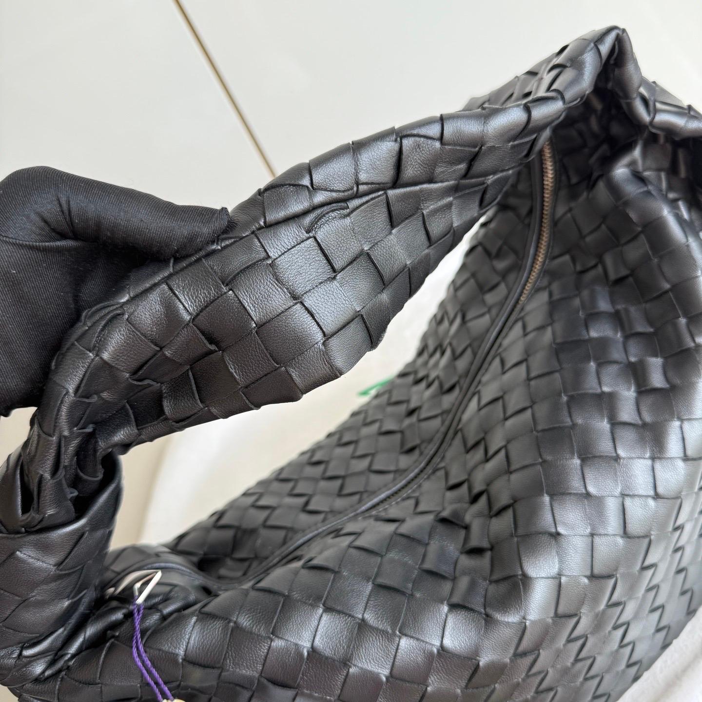 Bottega Veneta Jodie Small Cuir d'agneau Noir A Silver Hardware en vente 16