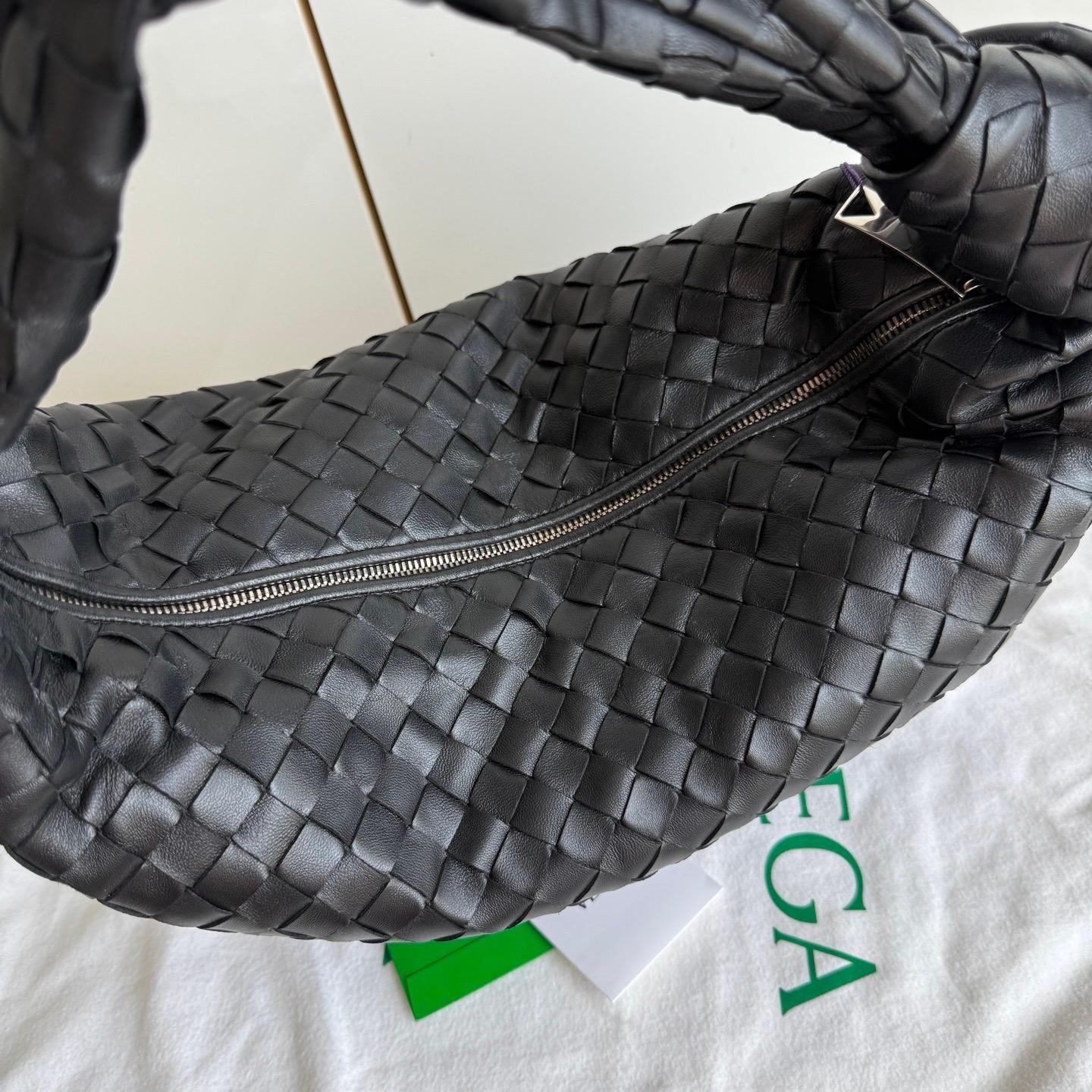 Bottega Veneta Jodie Small Cuir d'agneau Noir A Silver Hardware Pour femmes en vente