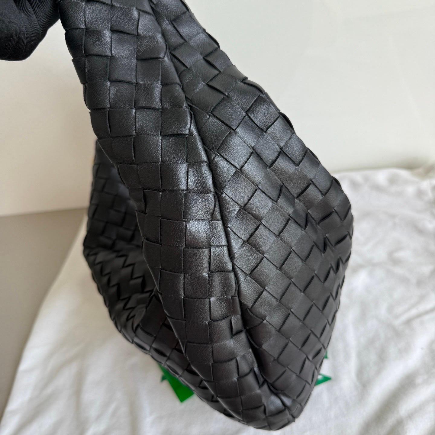 Bottega Veneta Jodie Small Cuir d'agneau Noir A Silver Hardware en vente 1