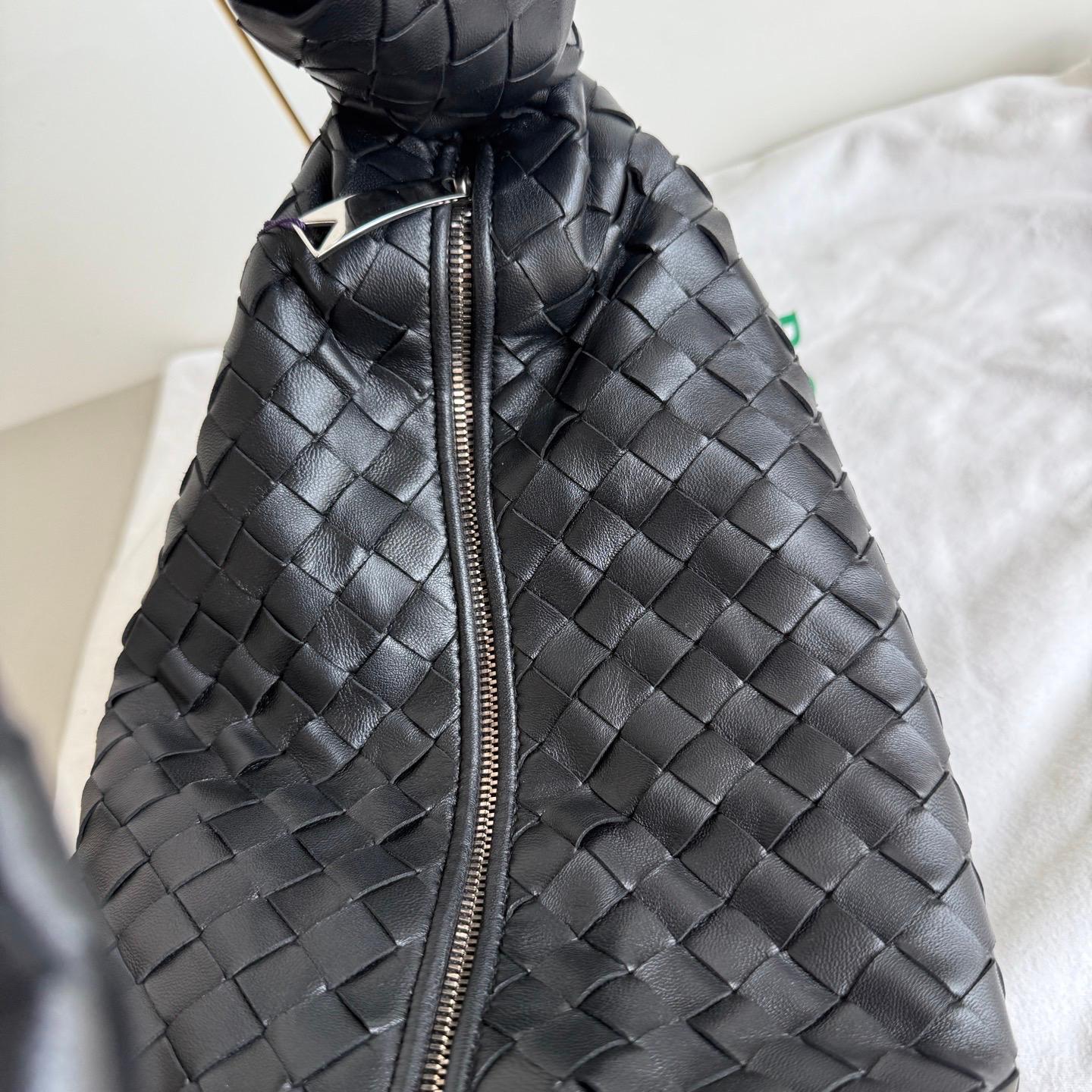 Bottega Veneta Jodie Small Cuir d'agneau Noir A Silver Hardware en vente 4