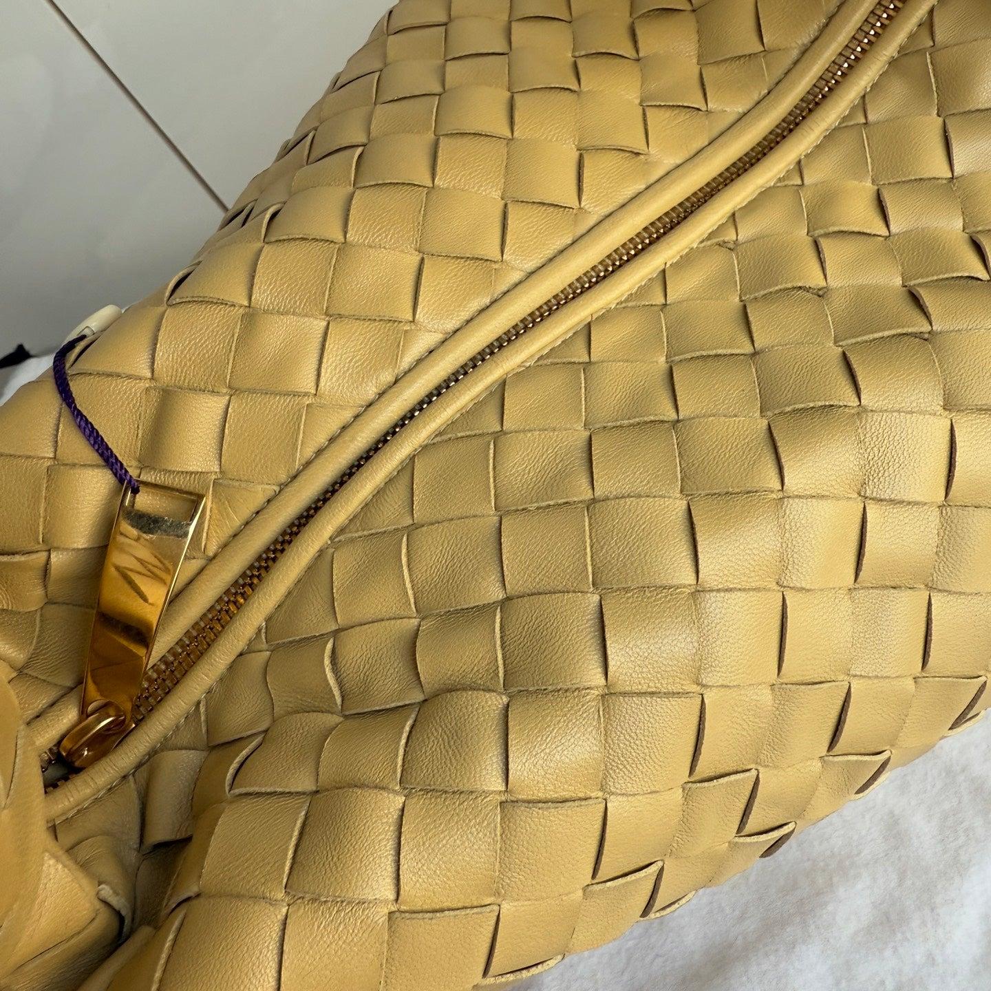 Bottega Veneta Jodie Small Lambskin Leather Tapioca Soft Yellow 36cm For Sale 10
