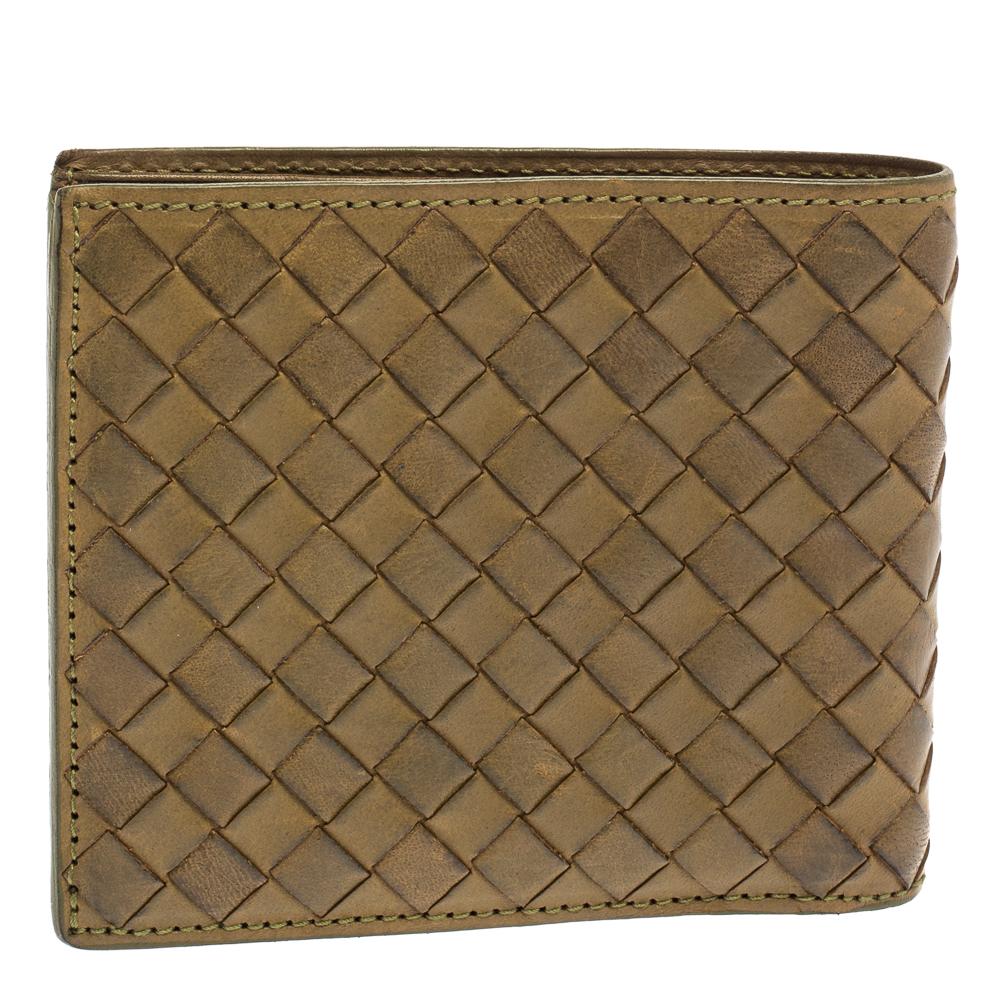 This wallet from Bottega Veneta brings along a touch of luxury and immense style. It comes woven from leather in the brand's signature Intrecciato pattern and equipped with multiple slots and compartments so that you can neatly carry your cards and