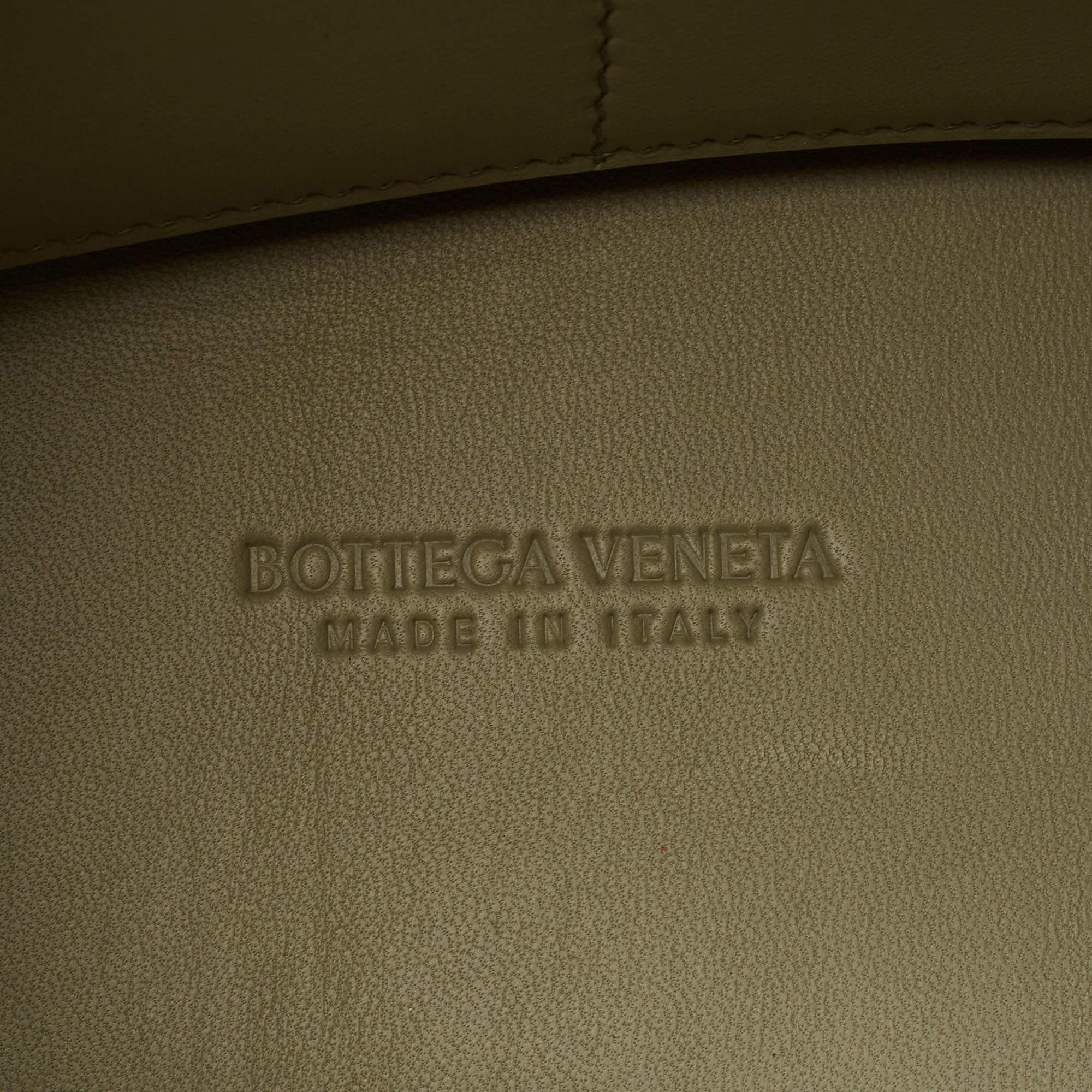 Bottega Veneta Khaki Green Intrecciato Leather Medium Andiamo Top Handle Bag 2