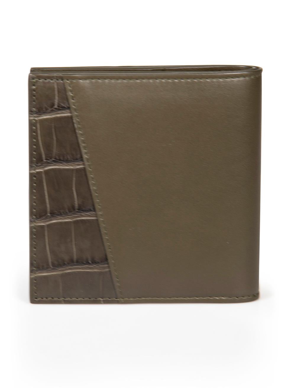 Bottega Veneta Khaki Leather & Crocodile Bi-Fold Wallet In New Condition For Sale In London, GB