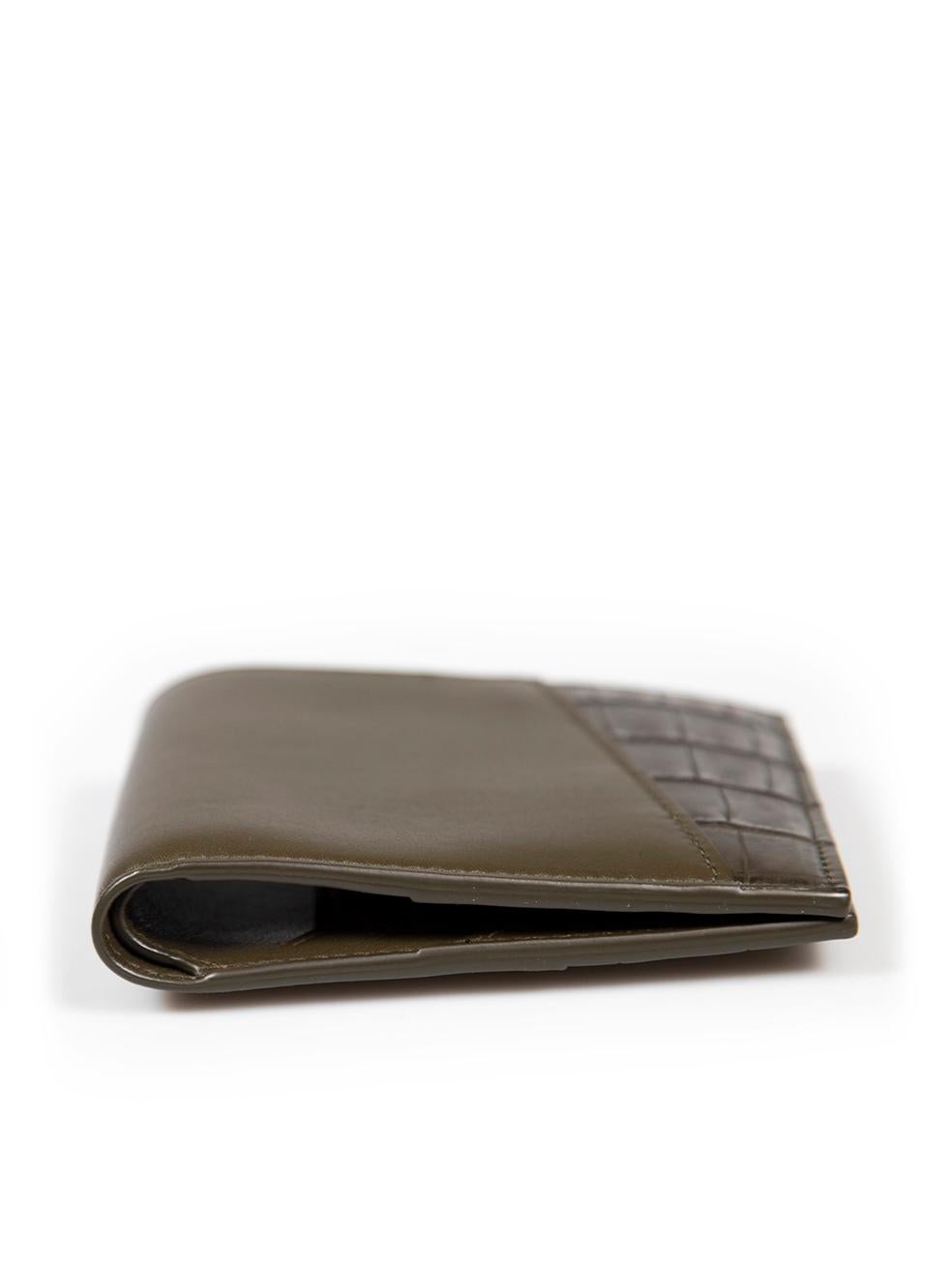 Women's Bottega Veneta Khaki Leather & Crocodile Bi-Fold Wallet For Sale