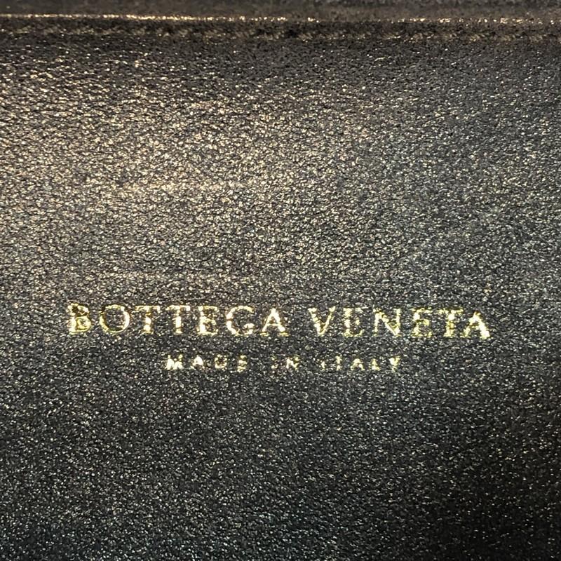 Bottega Veneta Knot Clutch Braided Leather Small In Good Condition In NY, NY