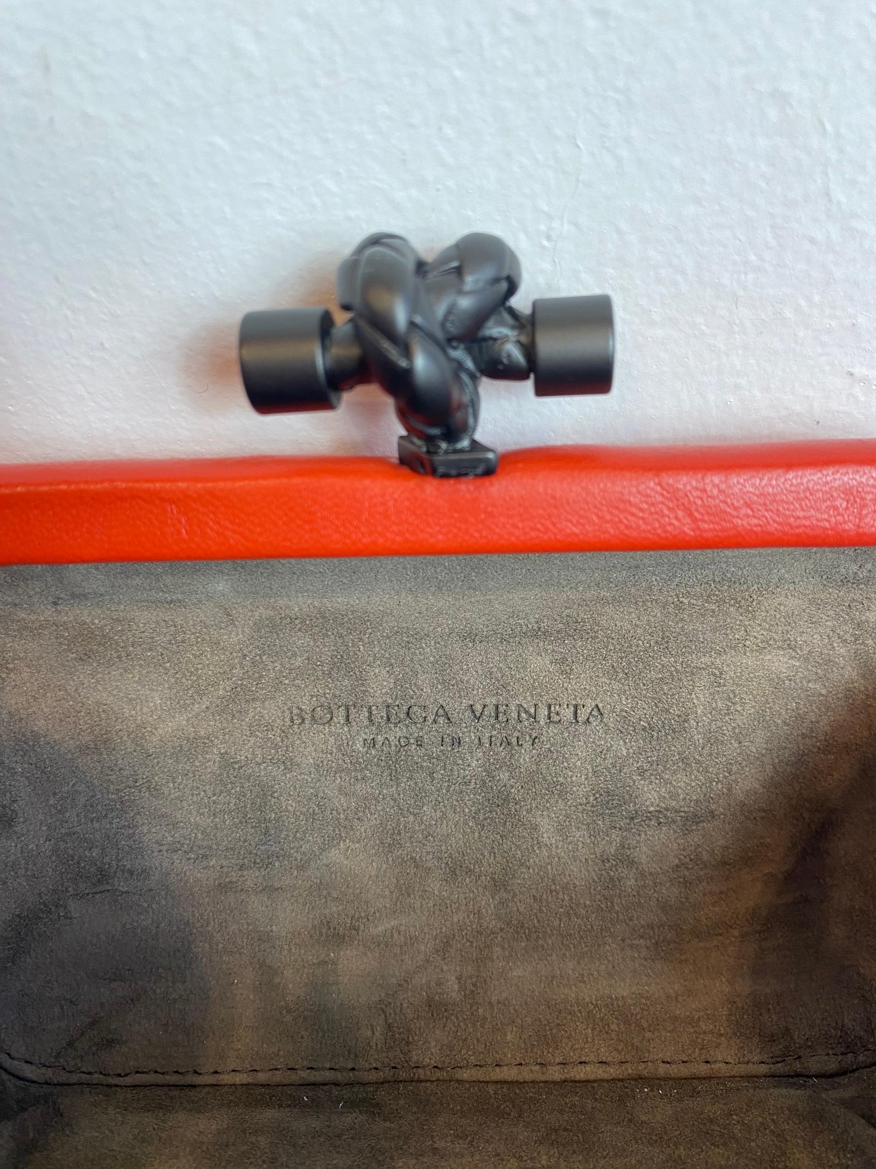 Bottega Veneta Knot clutch. For Sale 2