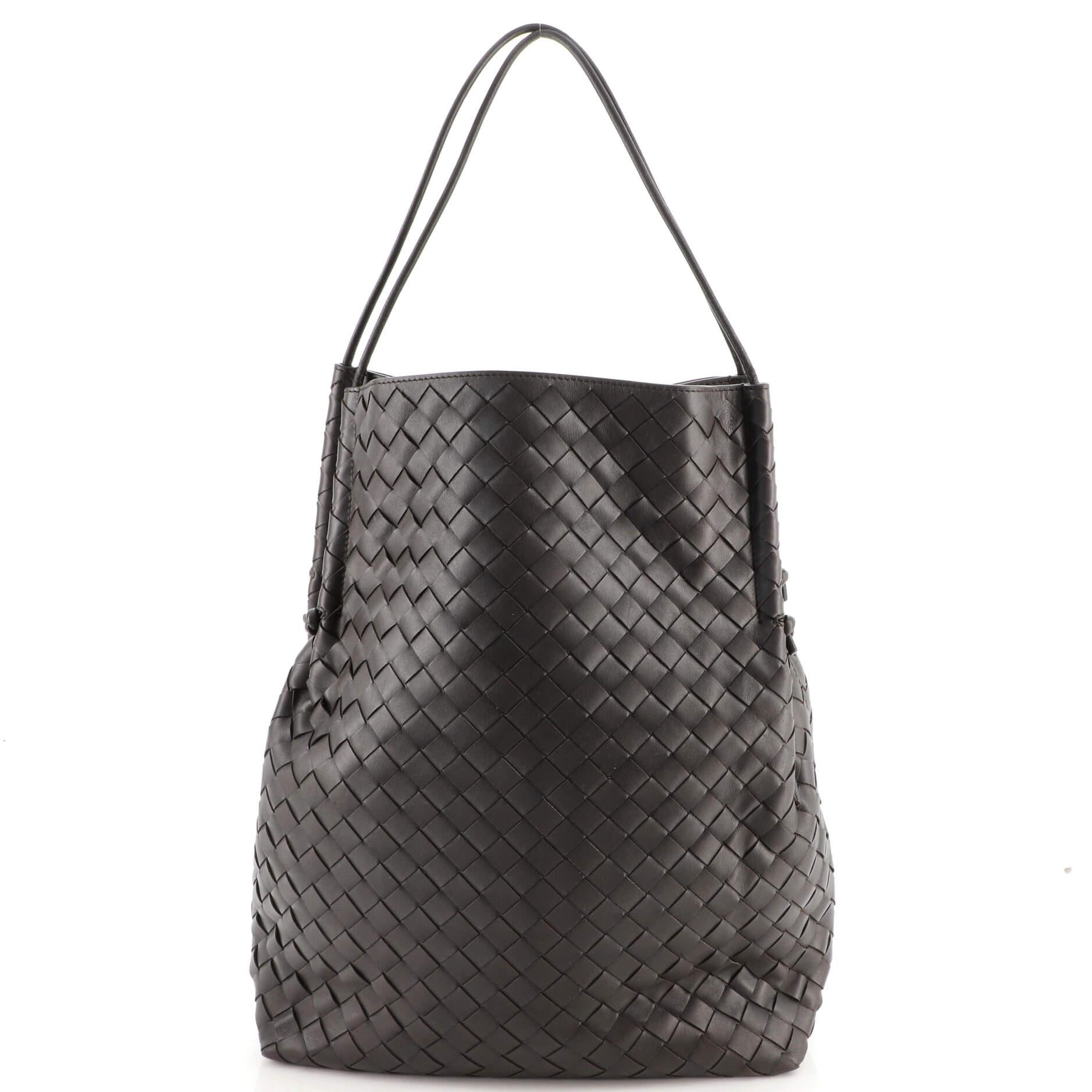 Bottega Veneta Knotted Handle Shopping Tote Intrecciato Nappa Medium In Good Condition In NY, NY