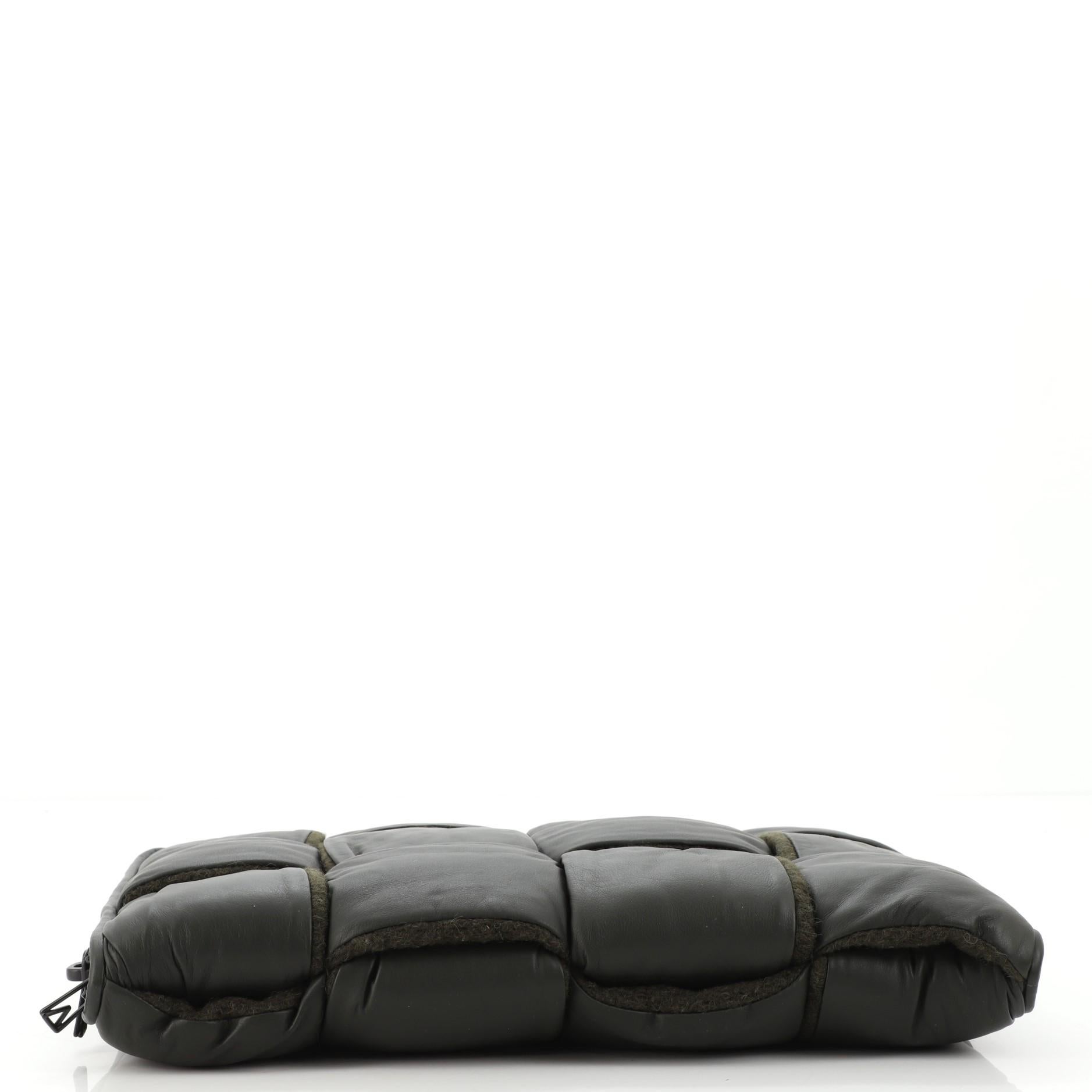 Bottega Veneta Laptop Pouch Padded Maxi Intrecciato Leather In Good Condition In NY, NY