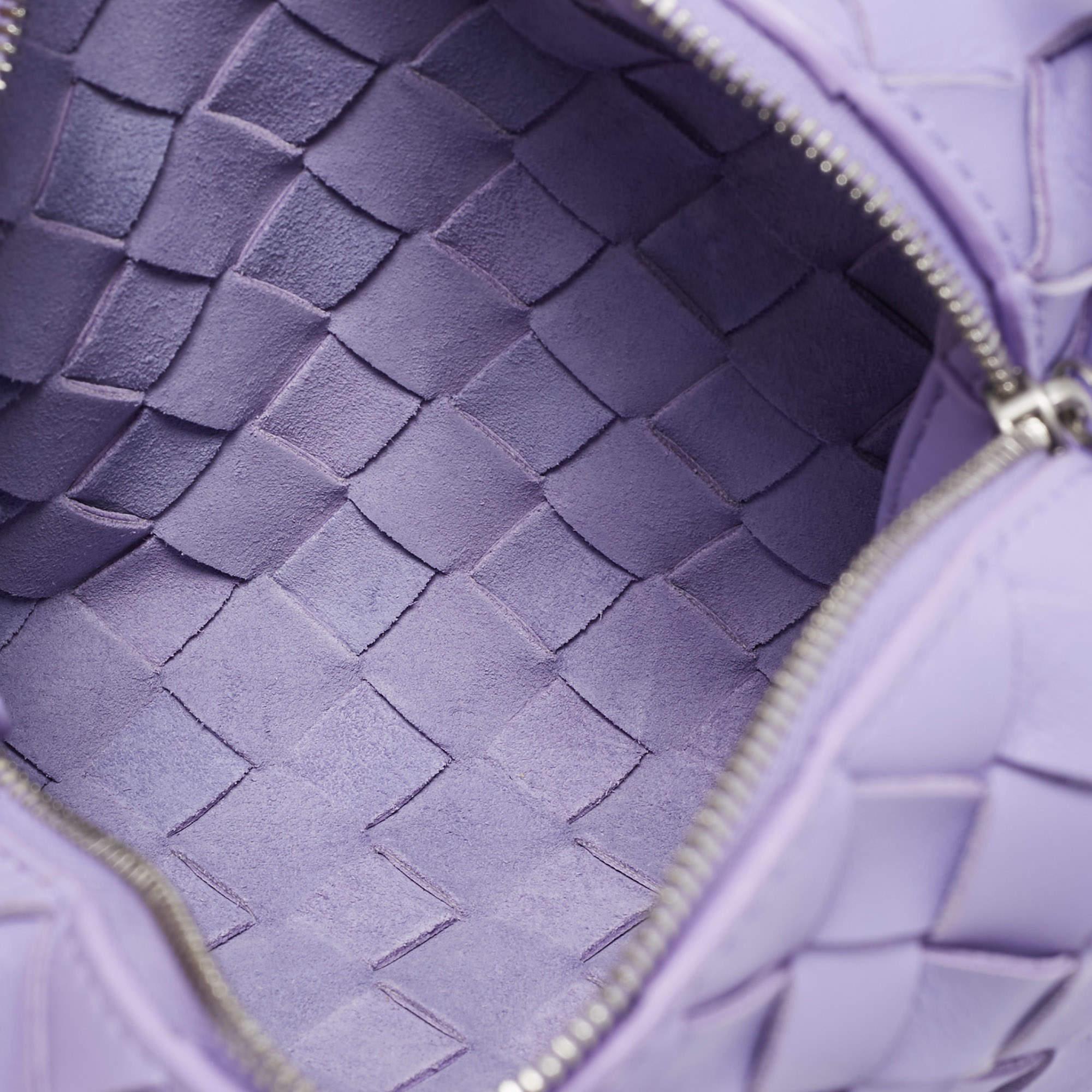 Bottega Veneta Lavander Intrecciato Leather Mini Loop Camera Crossbody Bag For Sale 2
