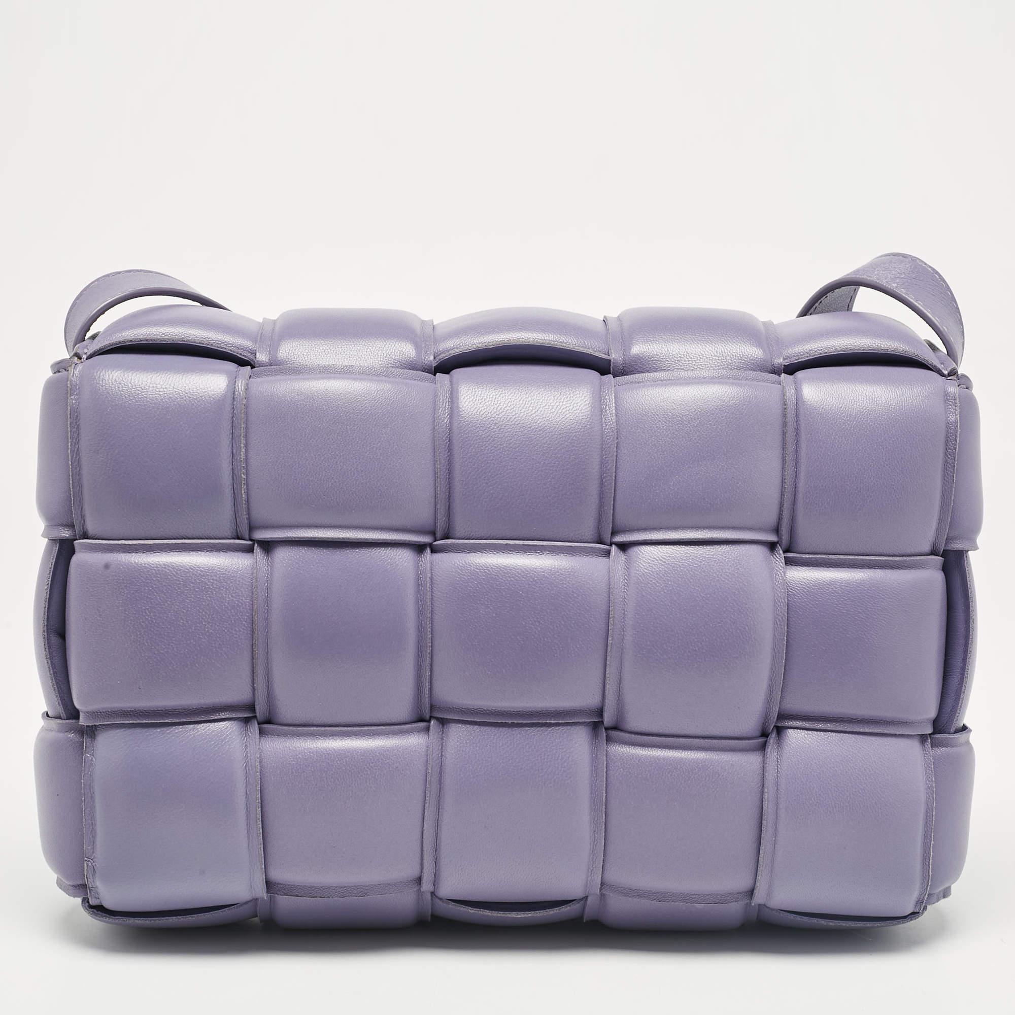 Bottega Veneta Lavender Padded Leather Cassette Shoulder Bag In Good Condition In Dubai, Al Qouz 2