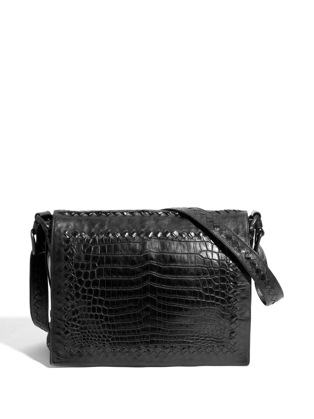 Bottega Veneta Leather Messenger Bag In Good Condition In London, GB