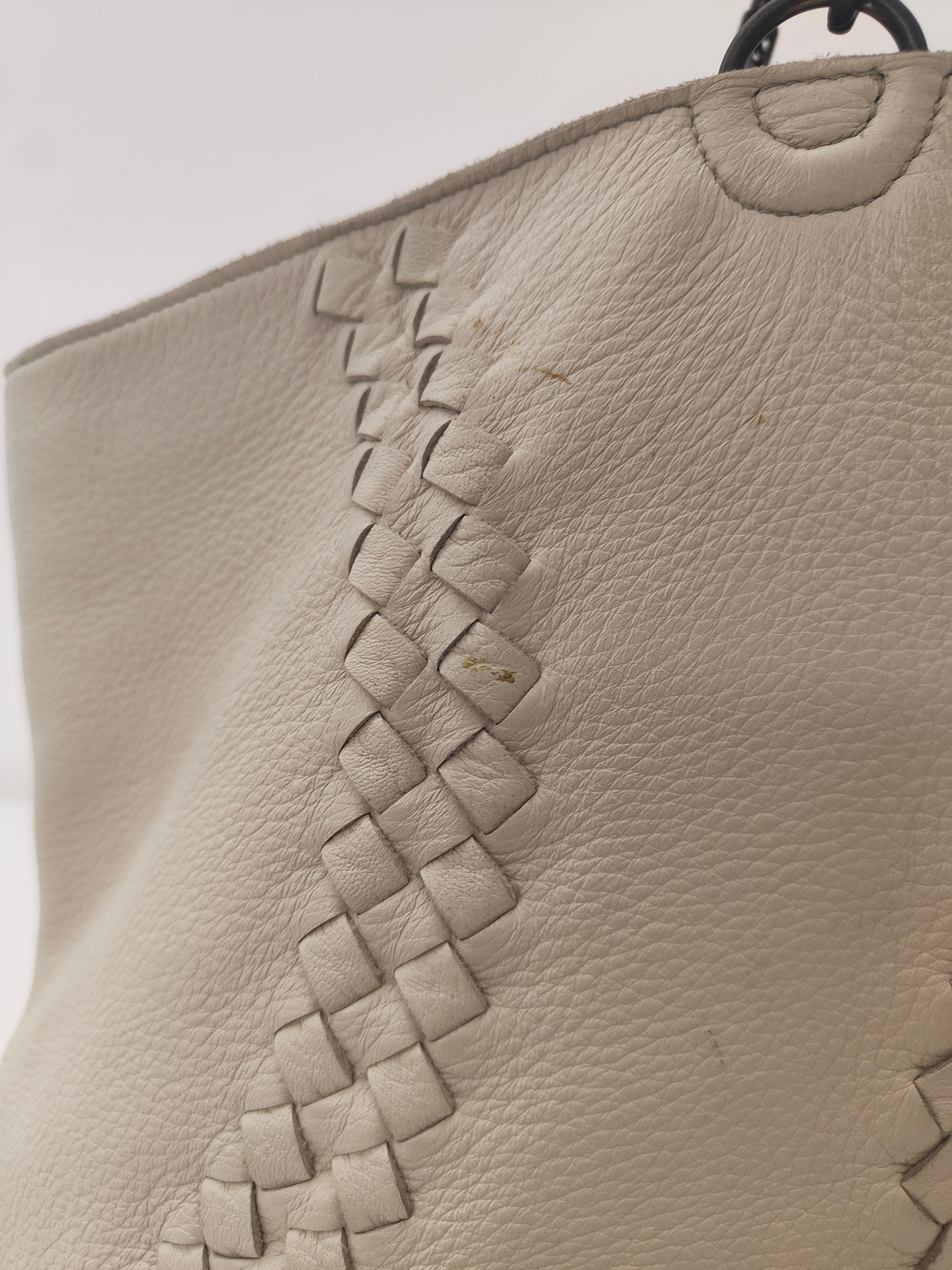 Bottega Veneta leather shoulder bag
53*33*18 cm
