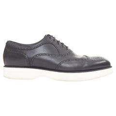 Bottega Veneta scarpe brogue in pelle bianca con suola perforata EU43