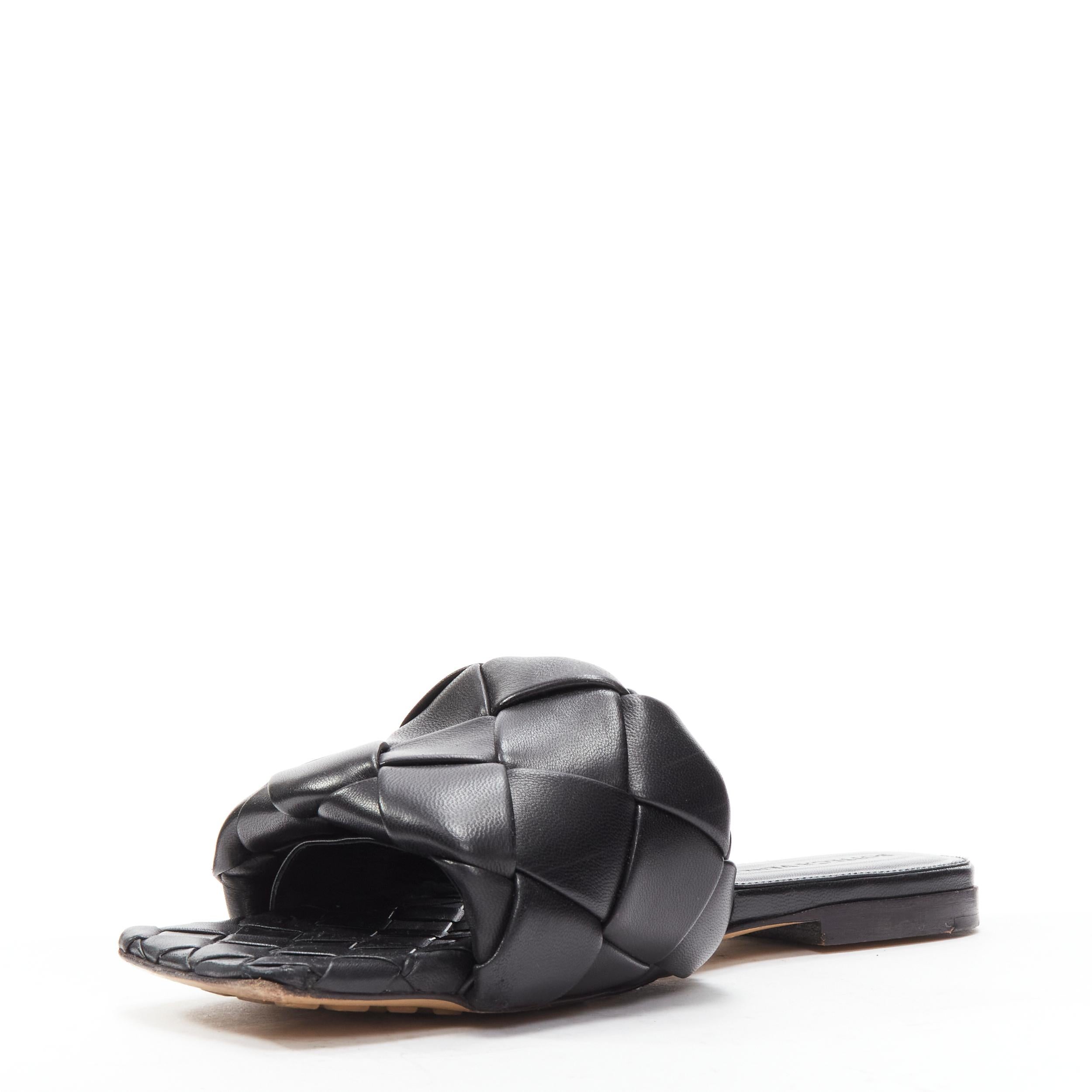Black BOTTEGA VENETA Lido black intrecciato maxi woven leather flat sandals EU37 For Sale