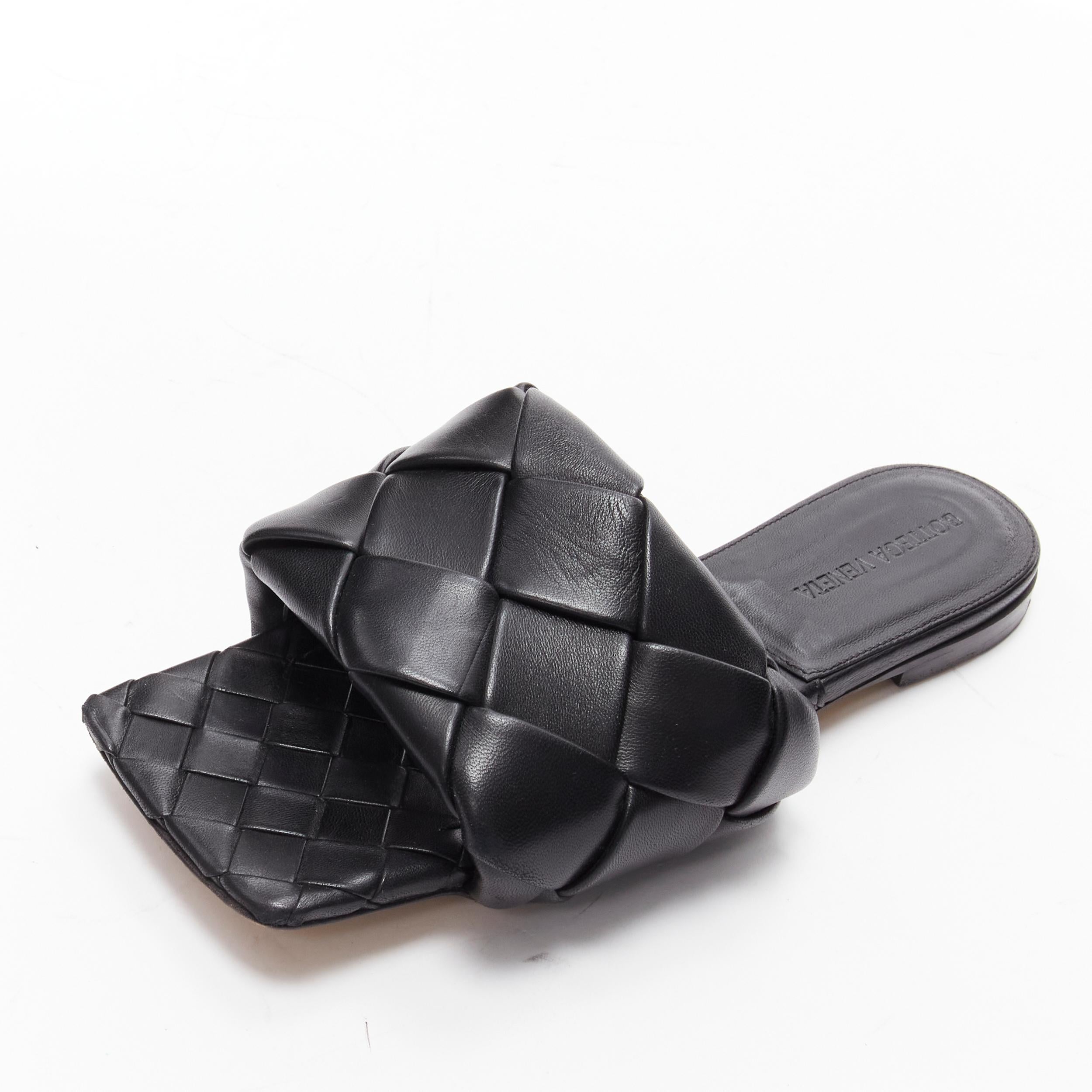 BOTTEGA VENETA Lido black intrecciato maxi woven leather flat sandals EU37 For Sale 3
