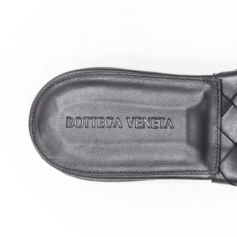 BOTTEGA VENETA Lido black padded Intrecciato woven square toe slides EU38.5 For Sale 4