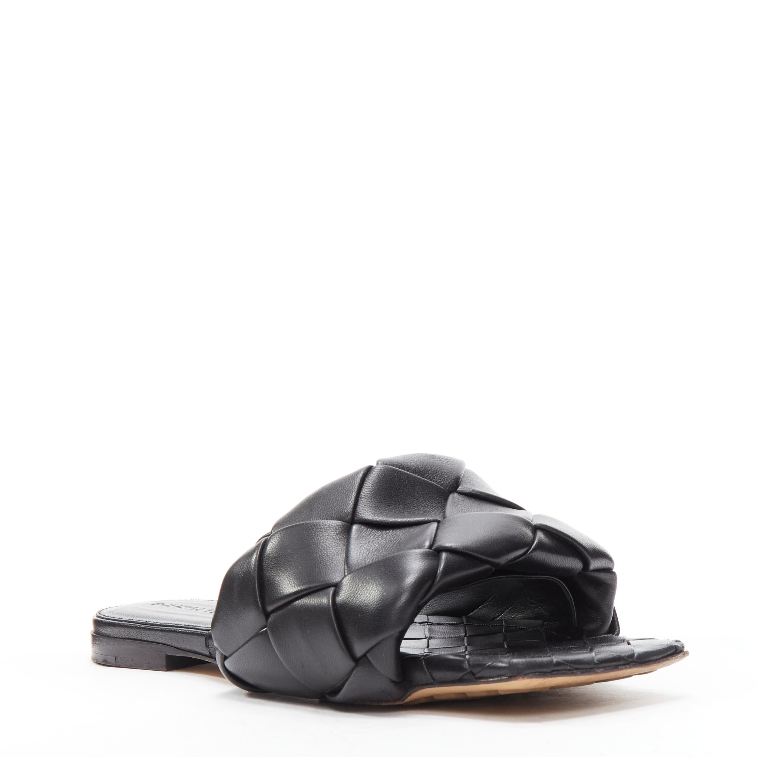 Black BOTTEGA VENETA Lido  intrecciato maxi woven leather padded flat sandals EU37 For Sale