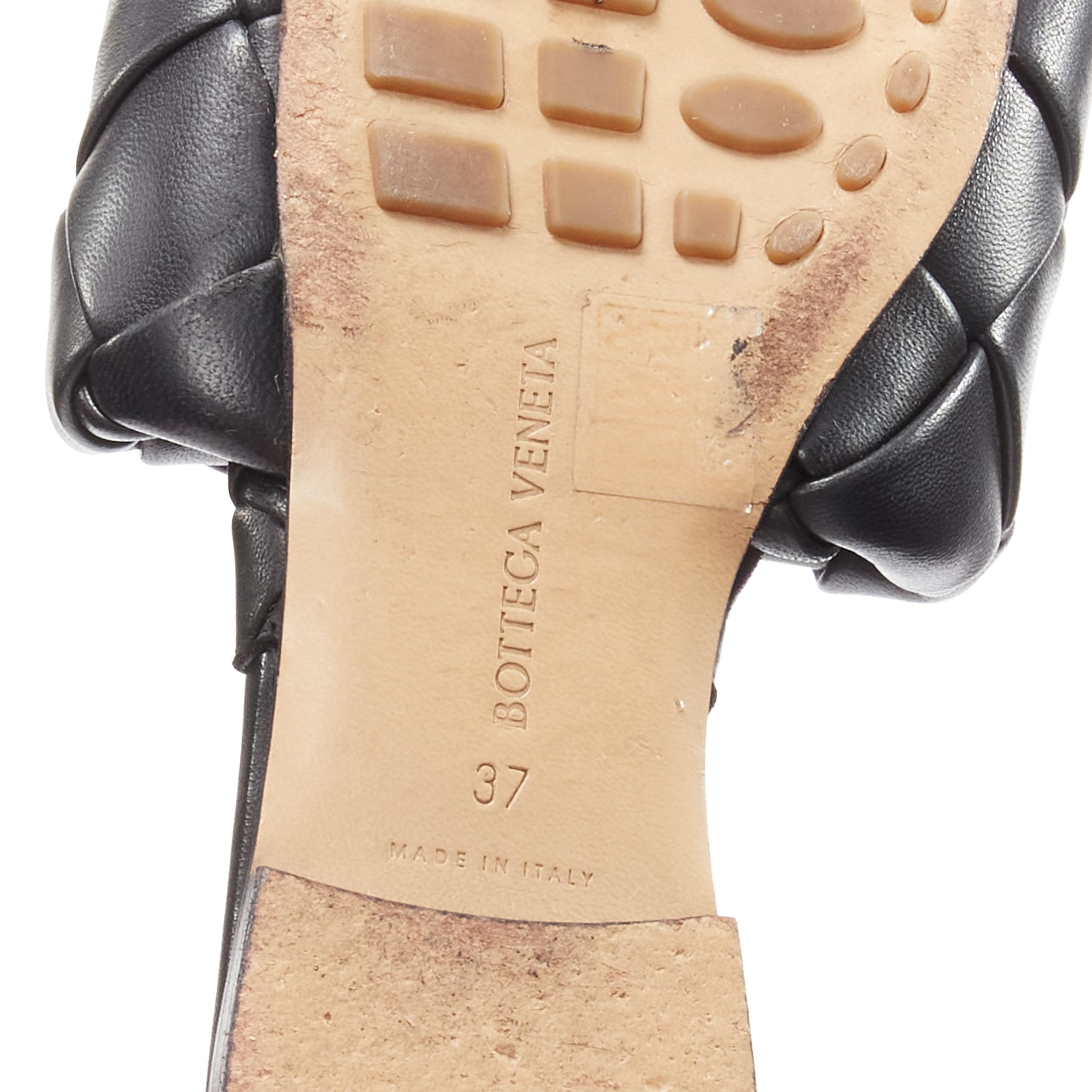 BOTTEGA VENETA Lido  intrecciato maxi woven leather padded flat sandals EU37 For Sale 3