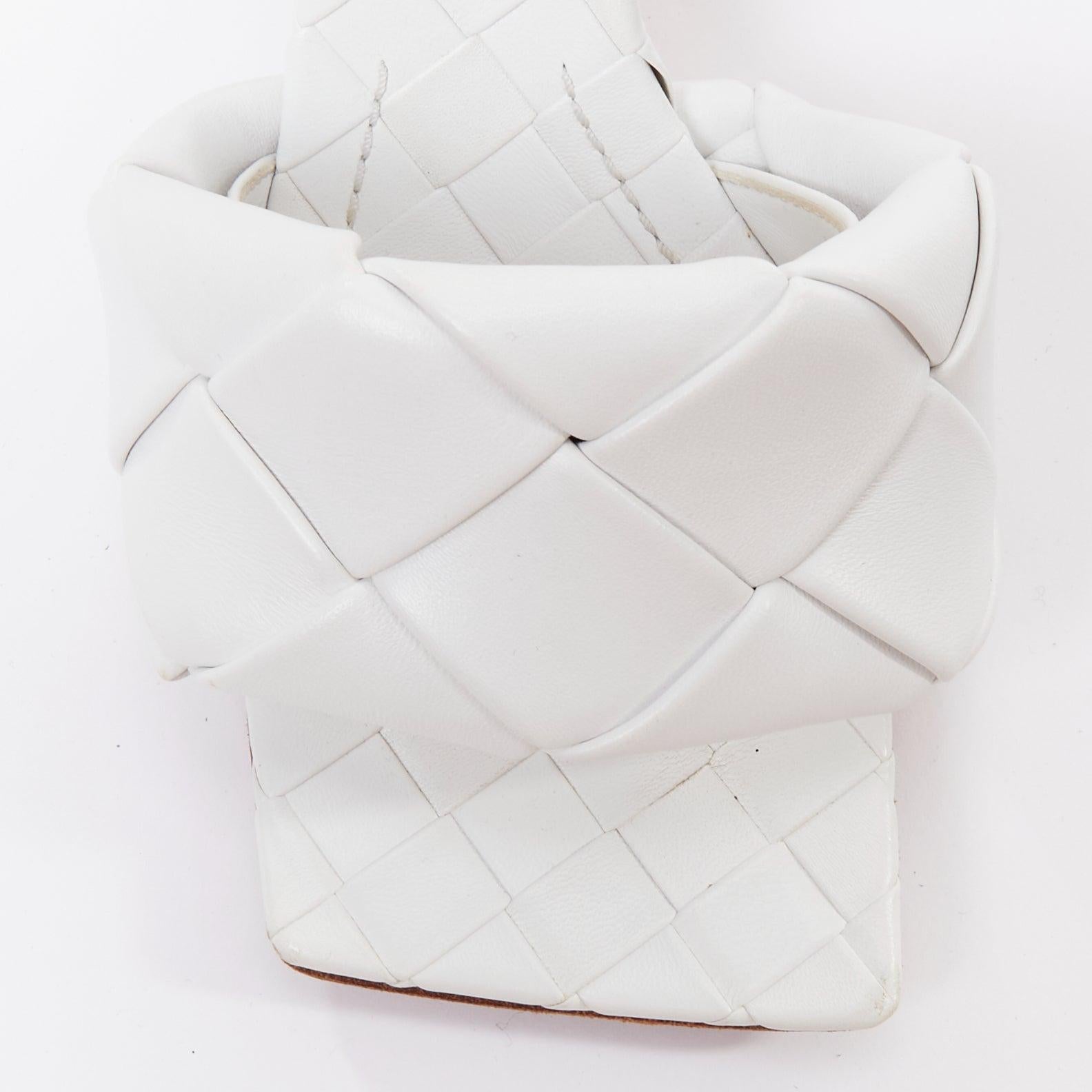 BOTTEGA VENETA Lido Blanc Optique maxi talons mules en agneau tressé EU37 en vente 1