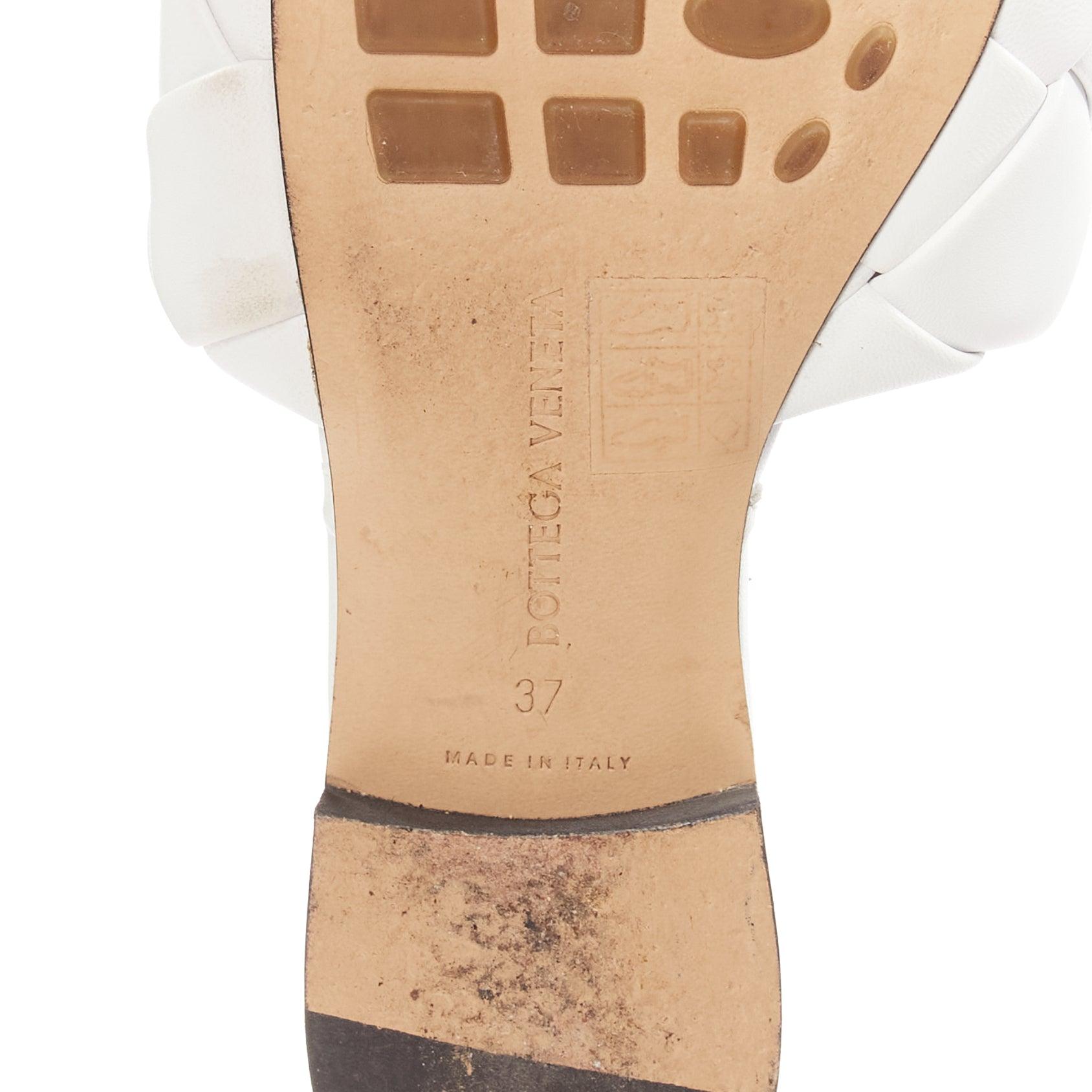 BOTTEGA VENETA Lido white intrecciato woven leather square toe slippers EU37 For Sale 6