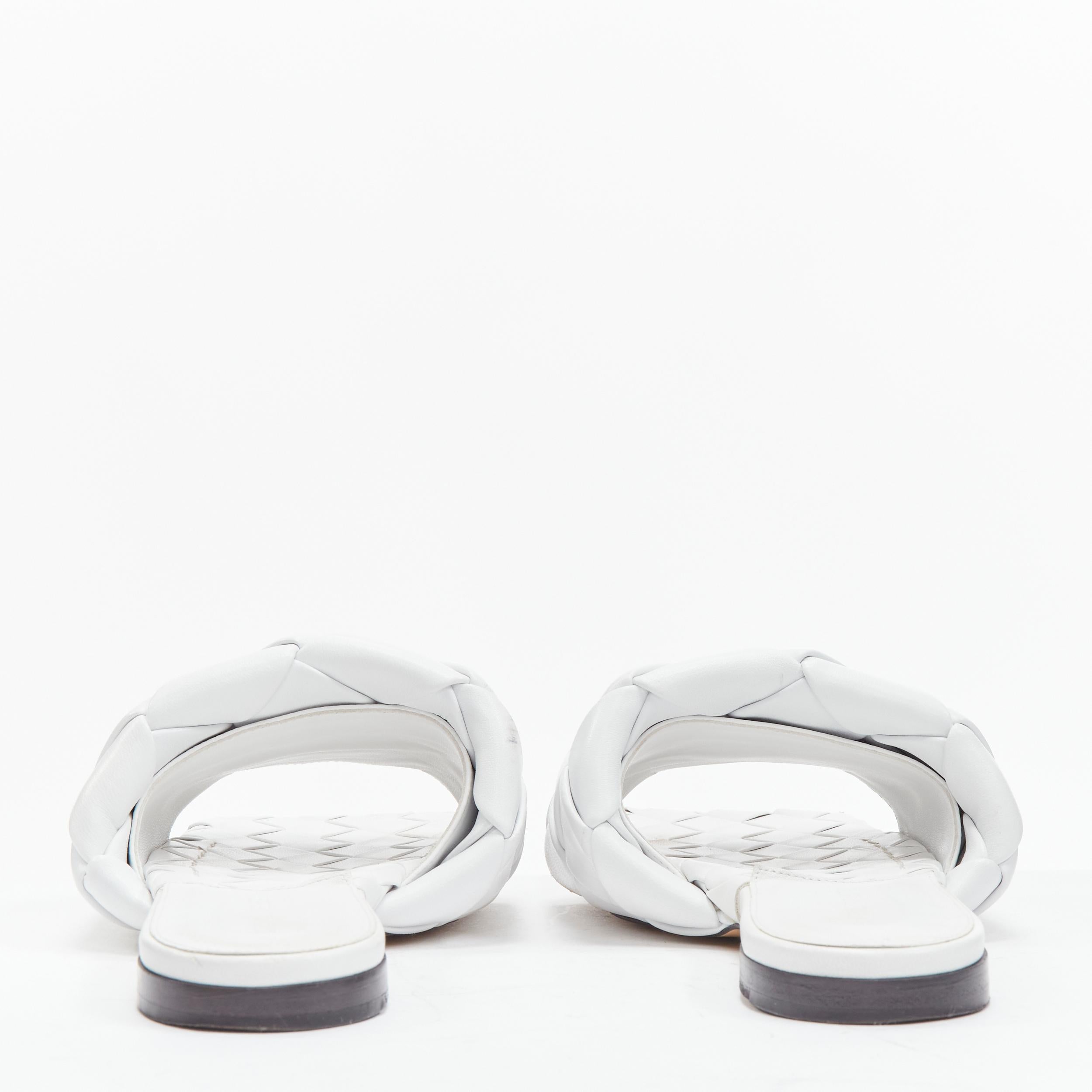 BOTTEGA VENETA Lido white maxi intrecciato woven leather flat sandals EU37 In Good Condition In Hong Kong, NT
