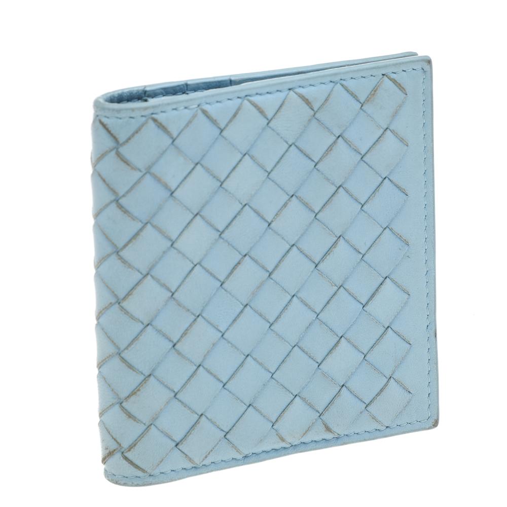 Hellblaue Intrecciato-Leder-Brieftasche von Bottega Veneta (Blau) im Angebot