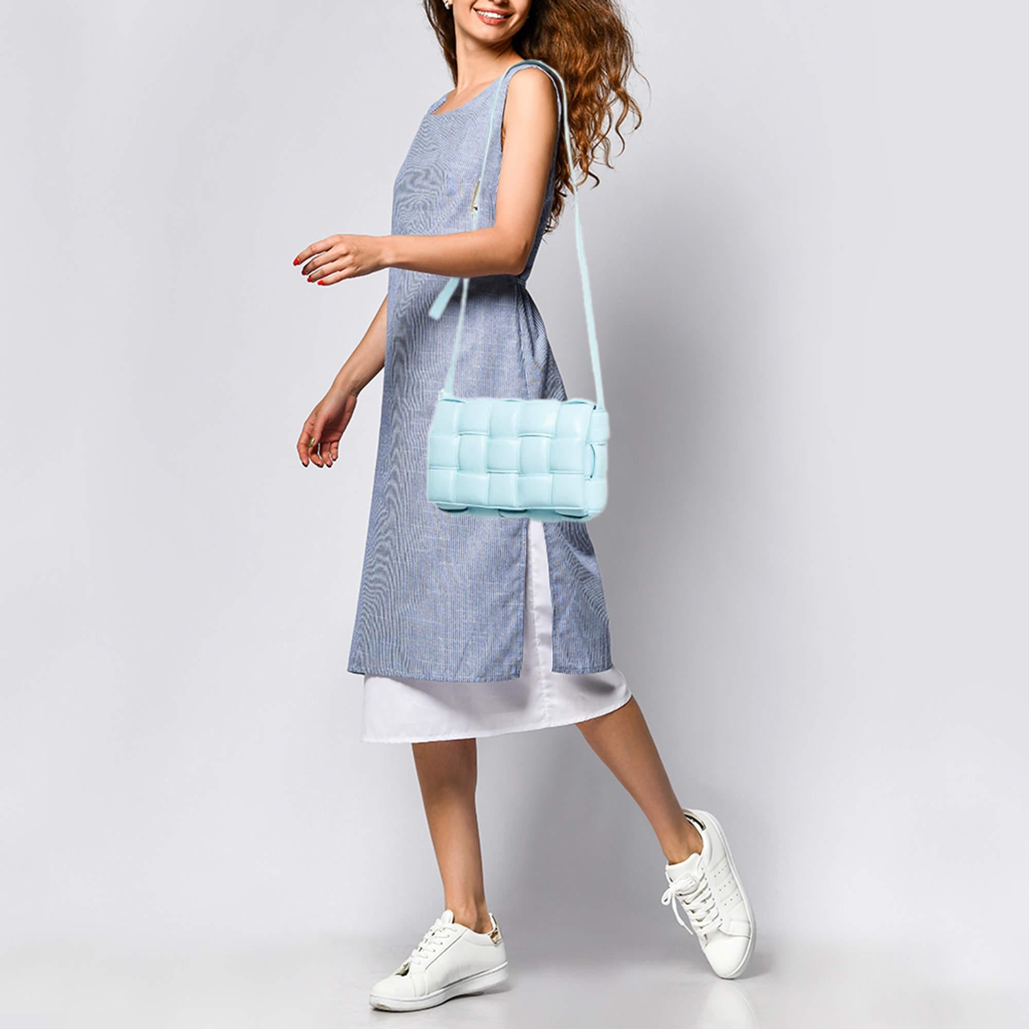 Designer bags are ideal companions for ample occasions Here we have a fashion meets functionality piece crafted with precision. It has been equipped with a well sized interior that can easily fit your small essentials.