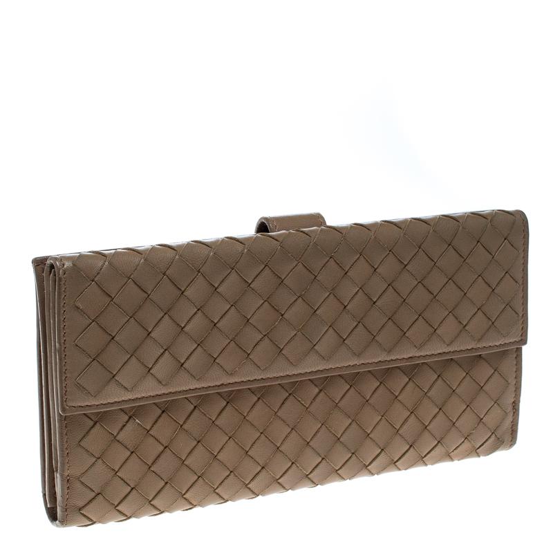 Bottega Veneta Light Brown Intrecciato Leather Wallet In Good Condition In Dubai, Al Qouz 2