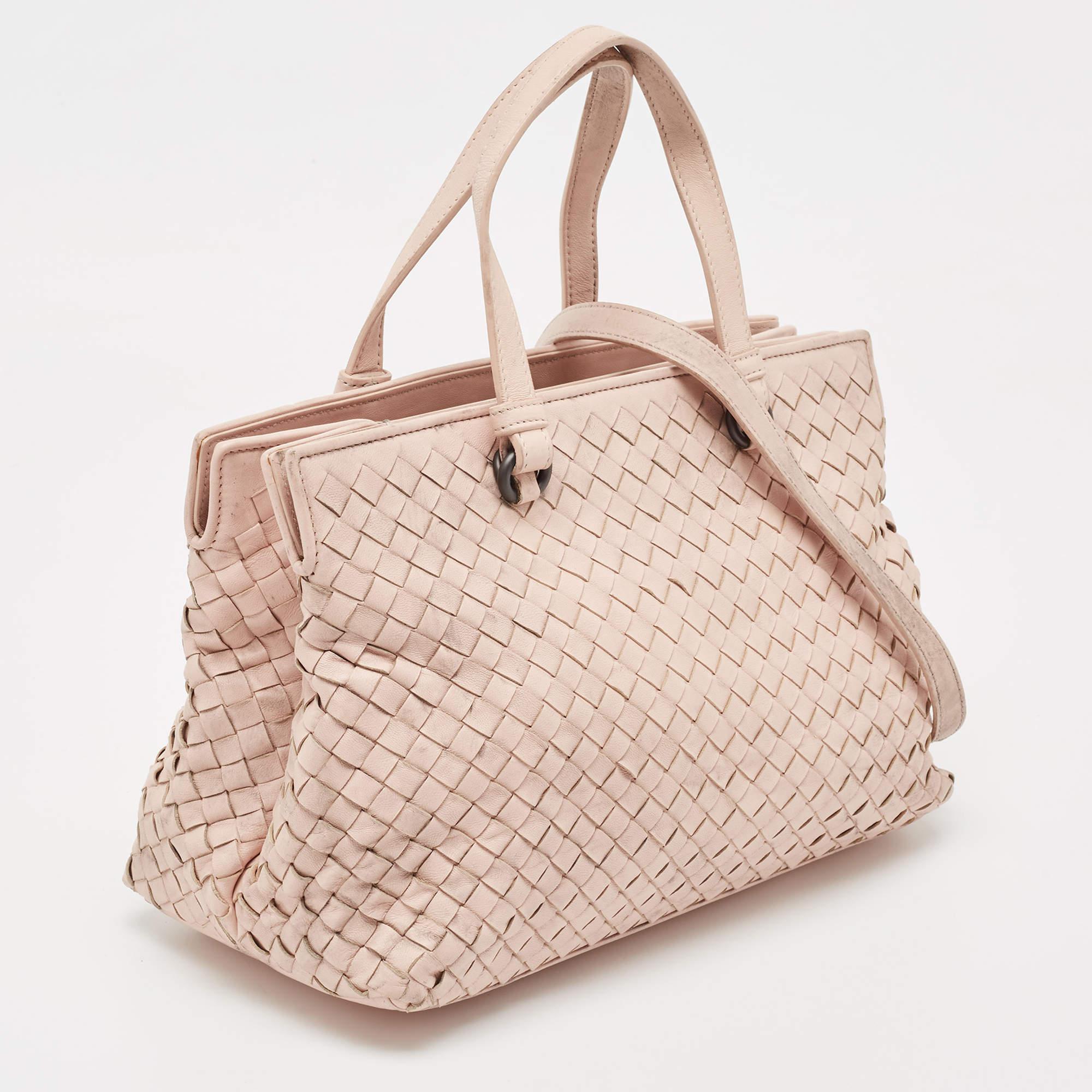 Bottega Veneta Fourre-tout accordéon rose clair en cuir Intrecciato en vente 9