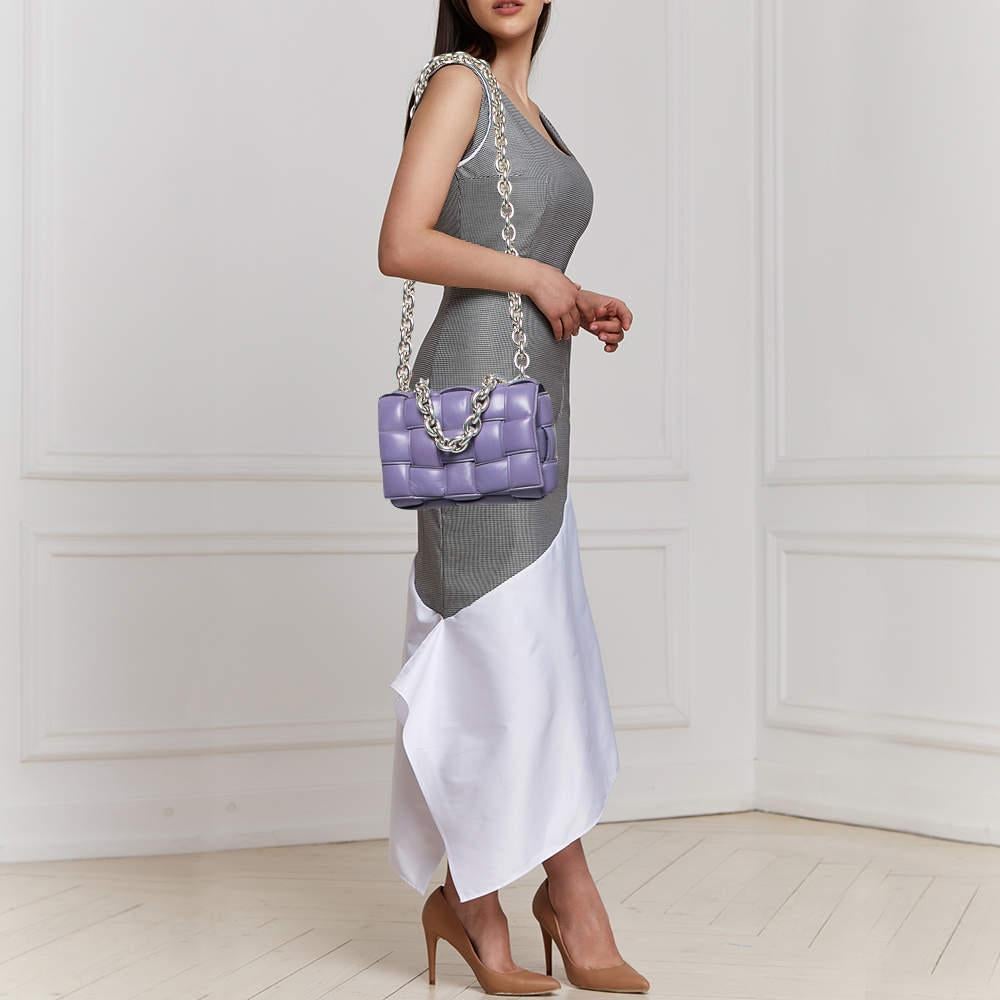 Bottega Veneta Lilac Padded Leather Cassette Shoulder Bag In Good Condition In Dubai, Al Qouz 2