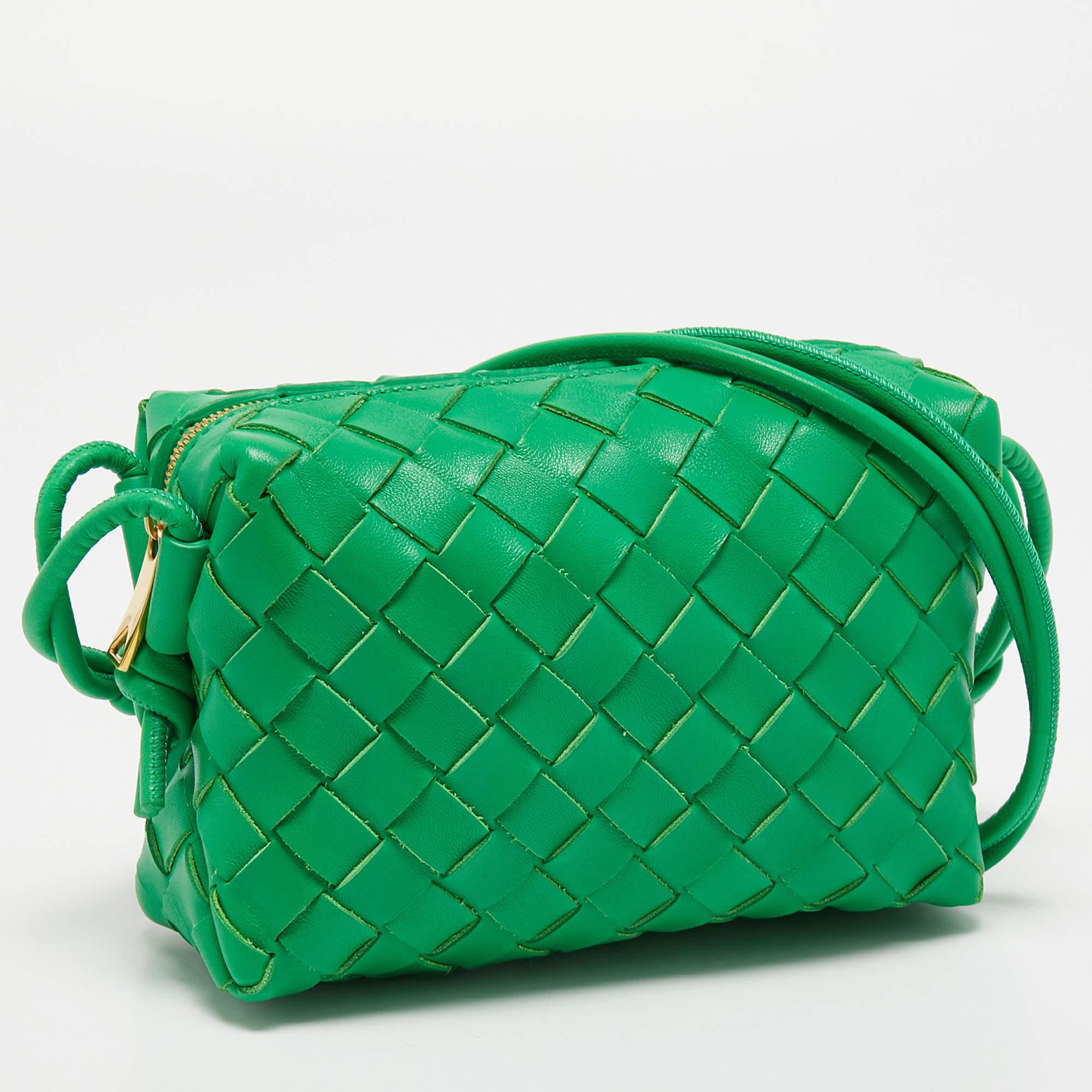 Bottega Veneta Lime Green Intrecciato Leather Mini Loop Camera Crossbody Bag In New Condition In Dubai, Al Qouz 2