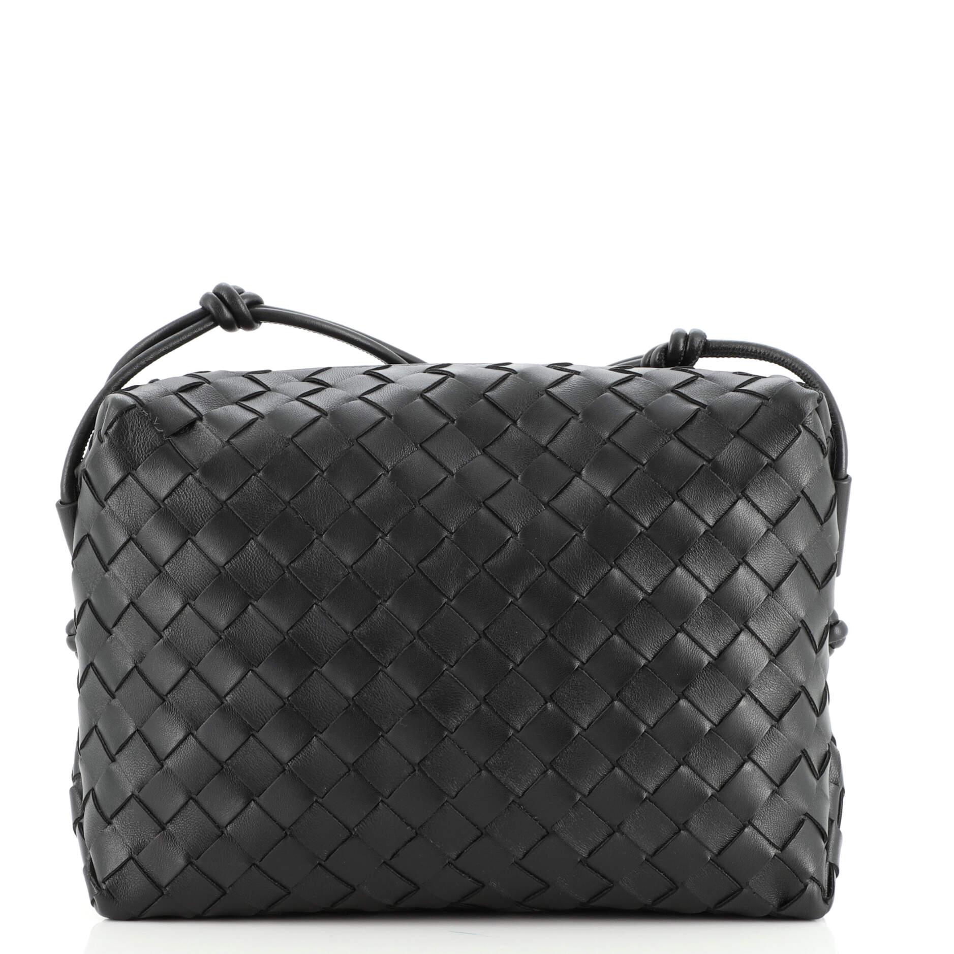Bottega Veneta Loop Crossbody Bag Intrecciato Nappa Medium In Good Condition In NY, NY