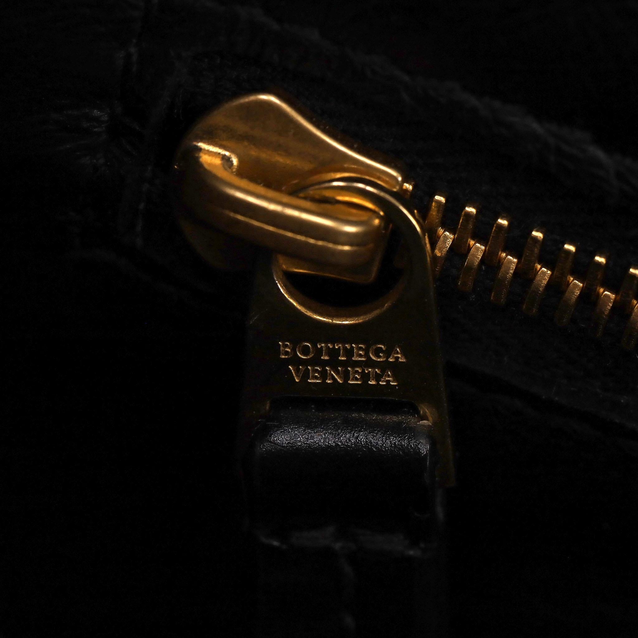 Bottega Veneta - Sac à bandoulière en cuir Marie en vente 4