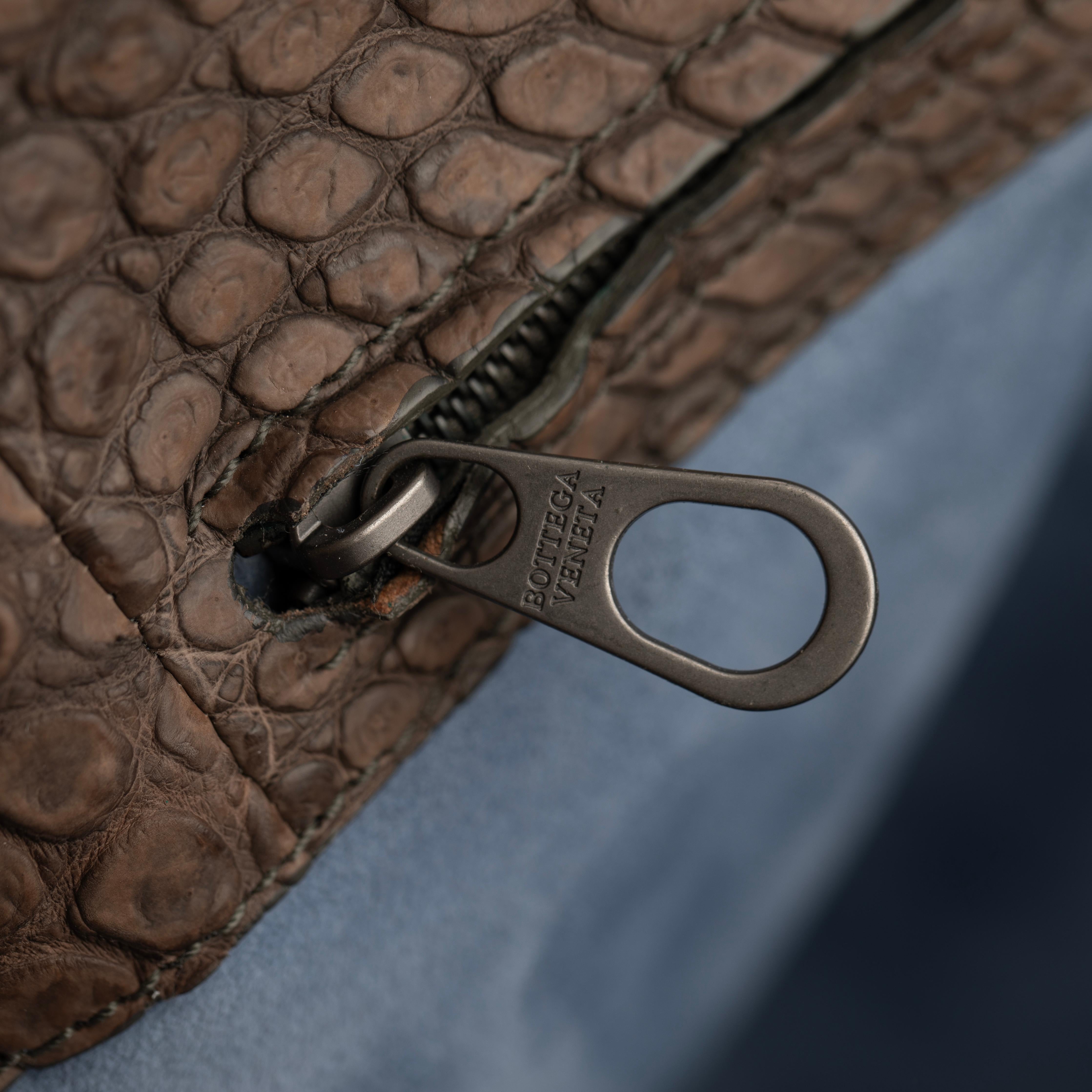 Bottega Veneta Matte Brown Crocodile Top Handle Tote Weekender in vendita 8